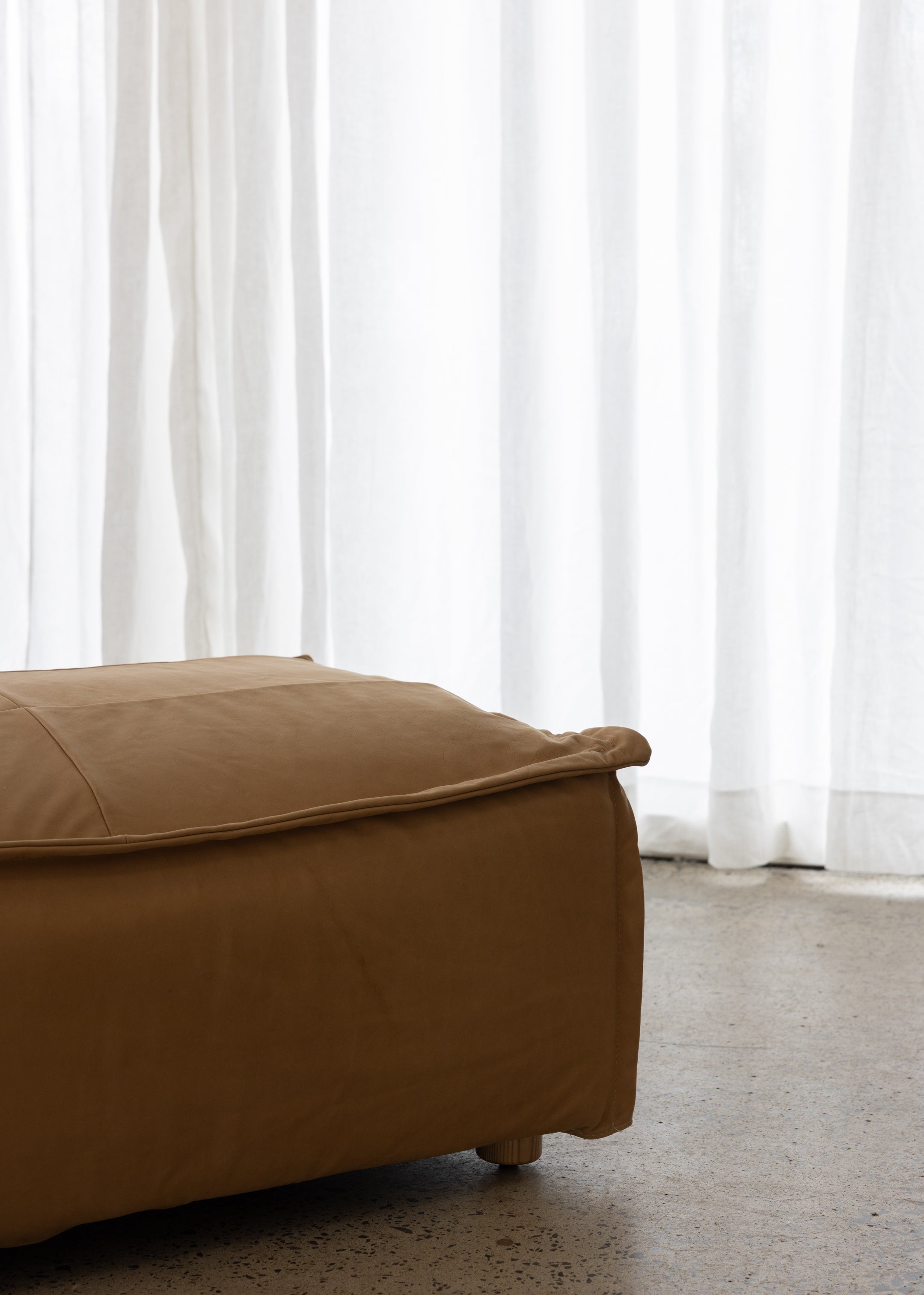 Homecrest Ottoman / Leather / Latte
