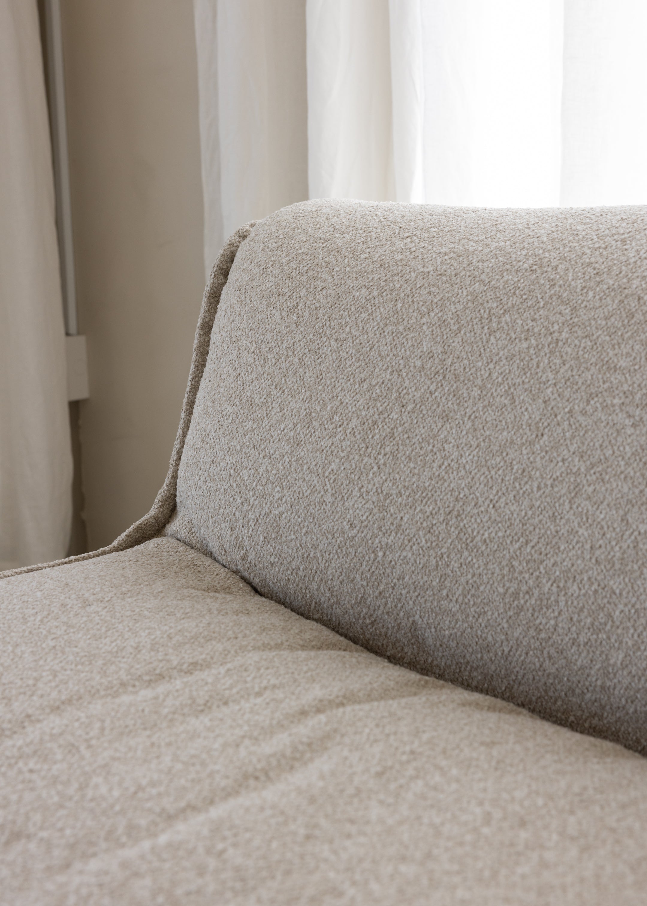 Homecrest Sofa / Boucle / Natural