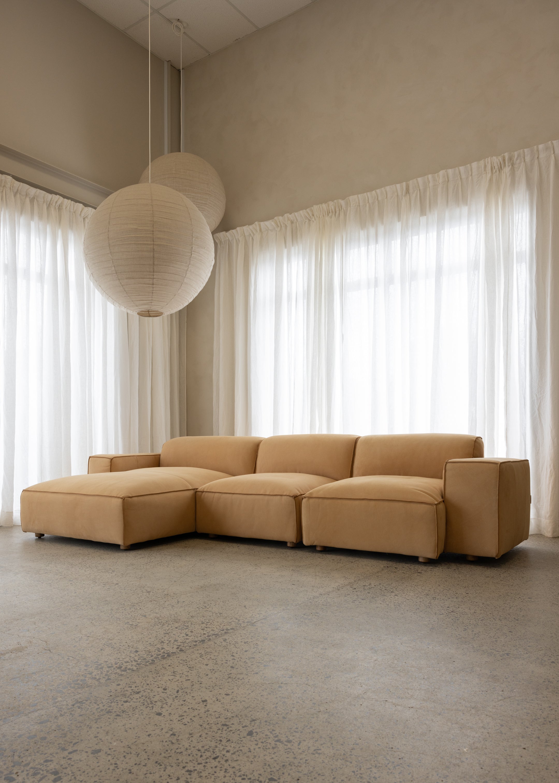 Brownsville L Sofa Right With Armrests / Leather / Camel