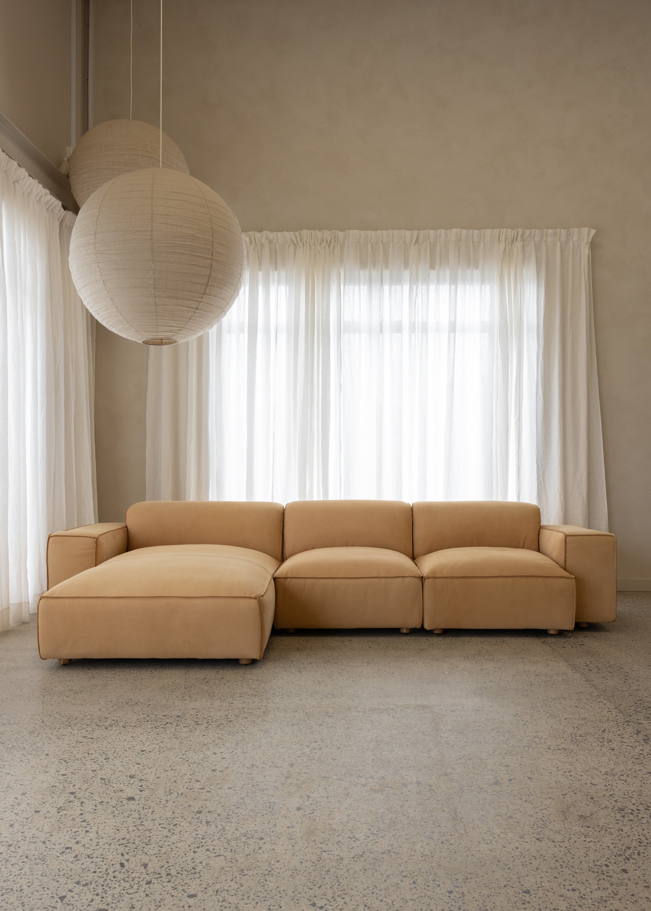 Brownsville L Sofa Right With Armrests / Leather / Camel
