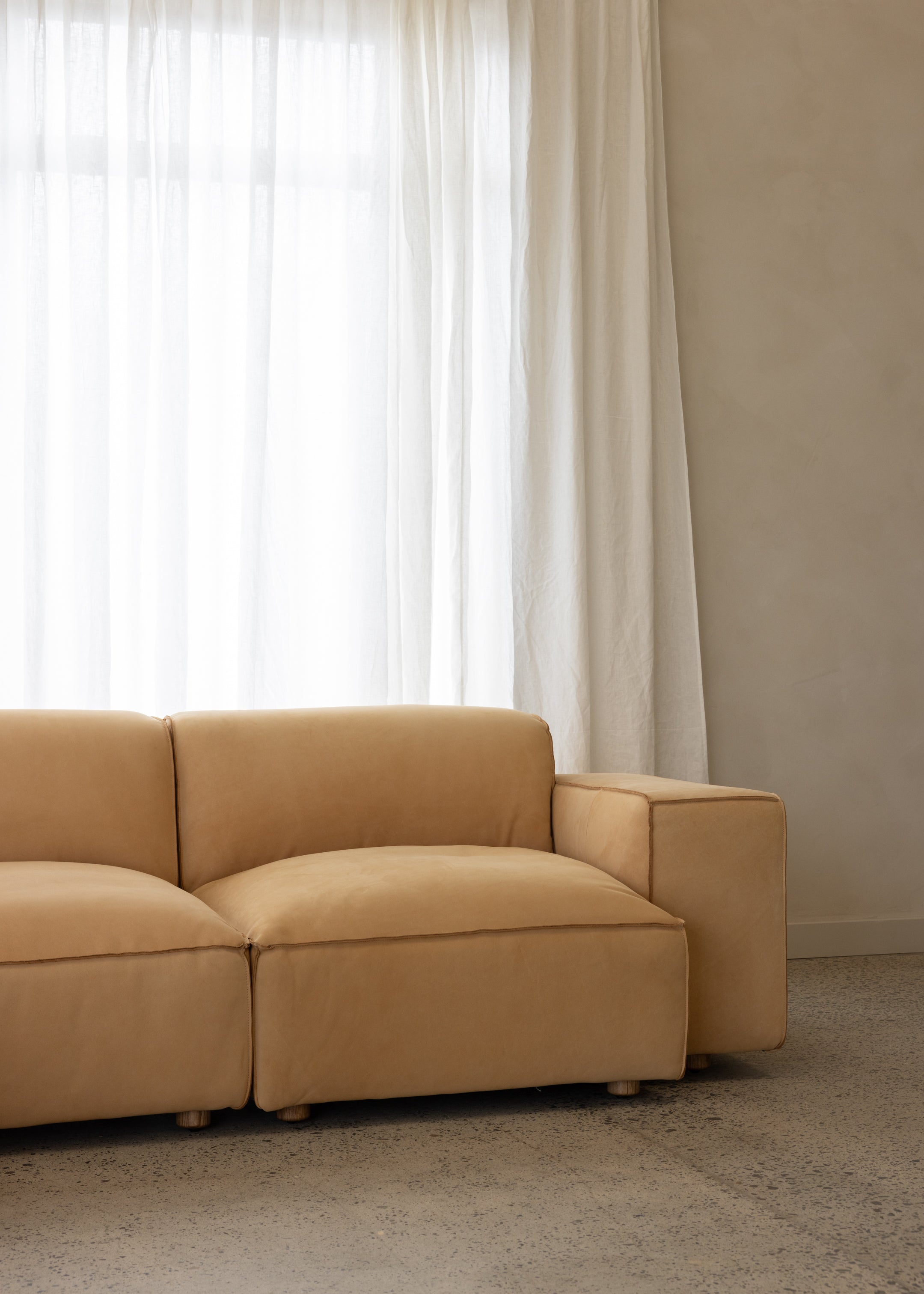 Brownsville L Sofa Right With Armrests / Leather / Camel