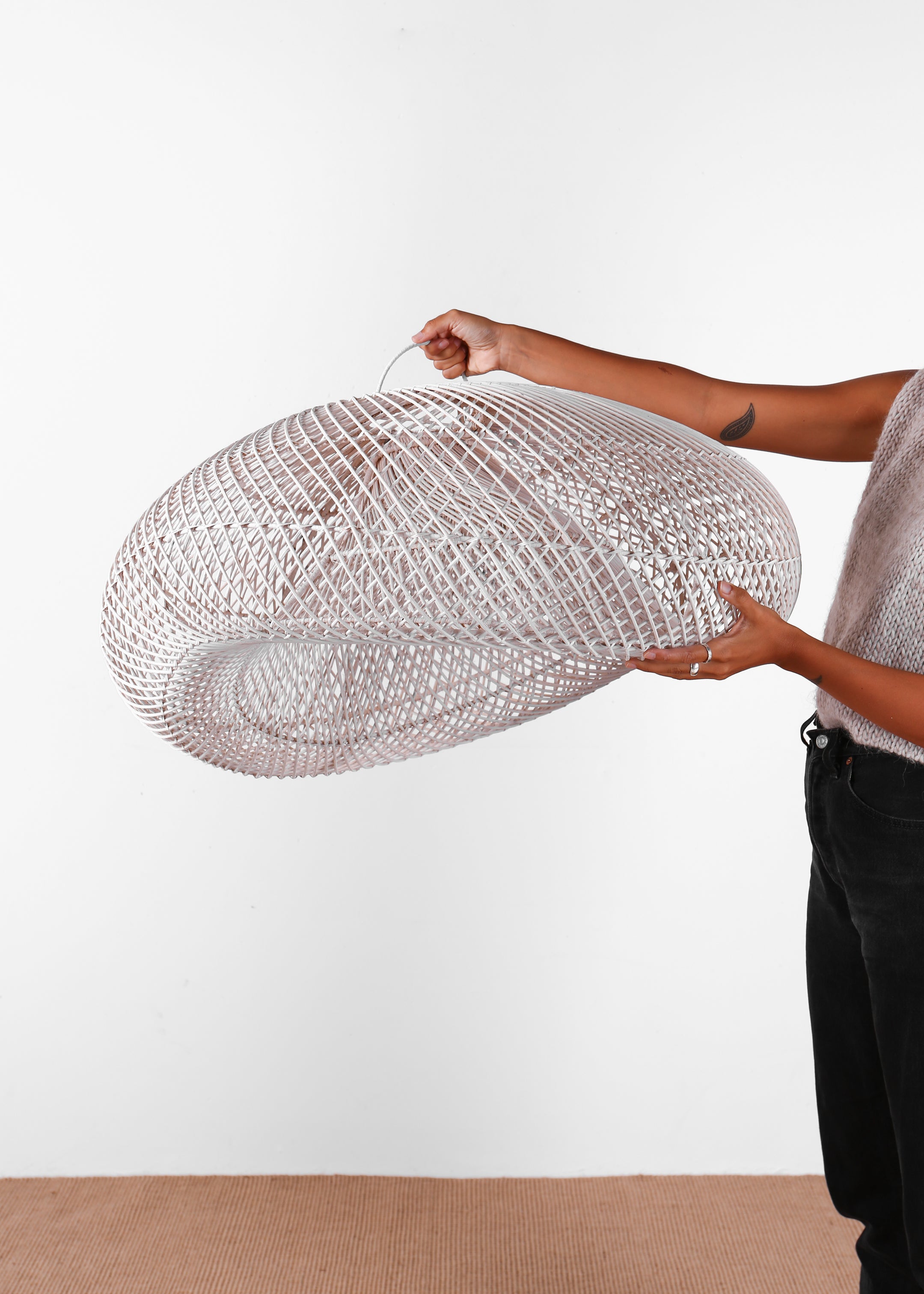 Twist Pendant / White