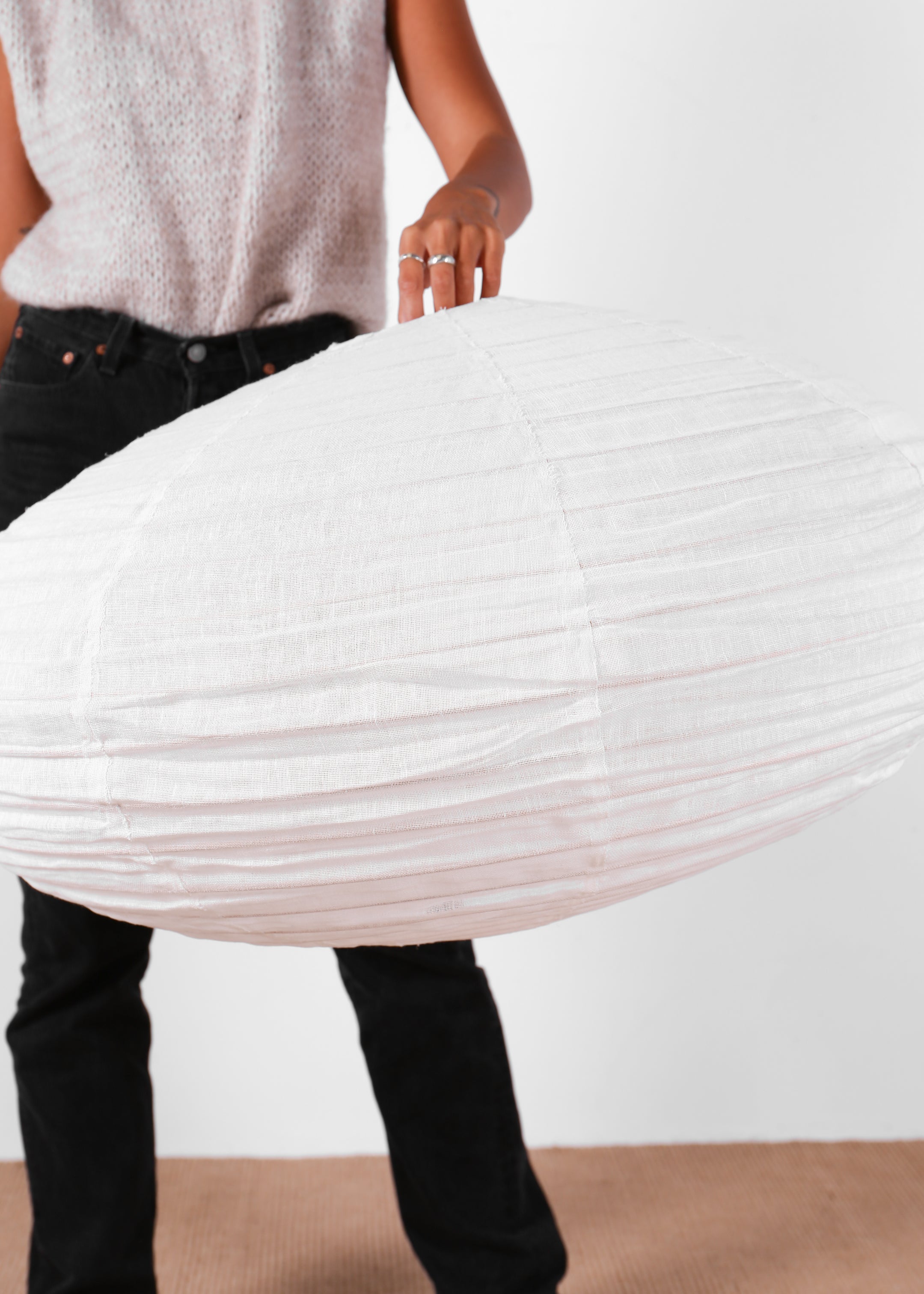 Oval Linen Lantern / Off White