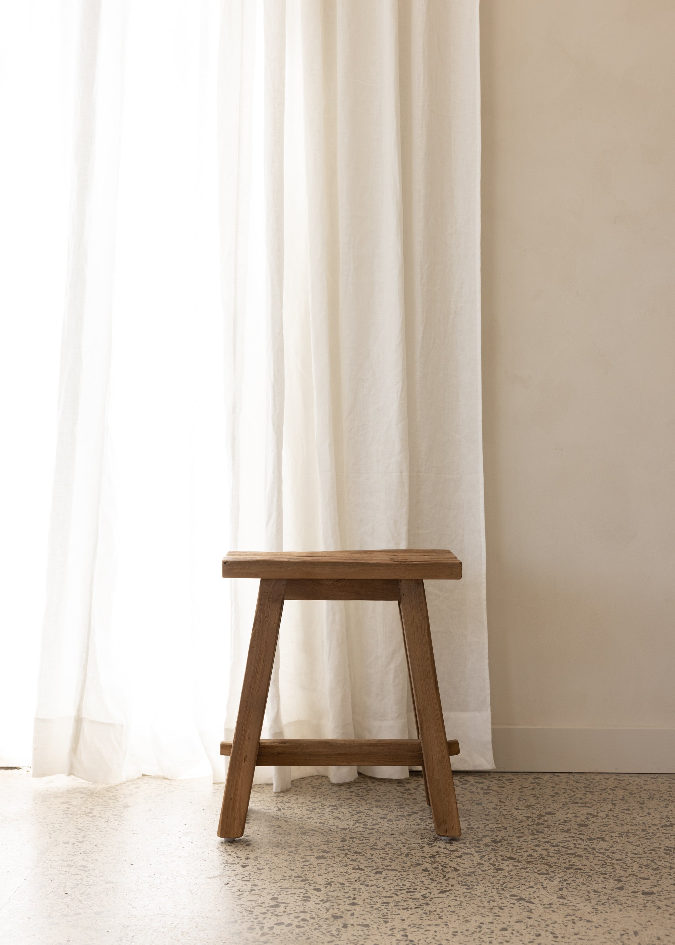 Bapak Stool 45cm / Dark Teak