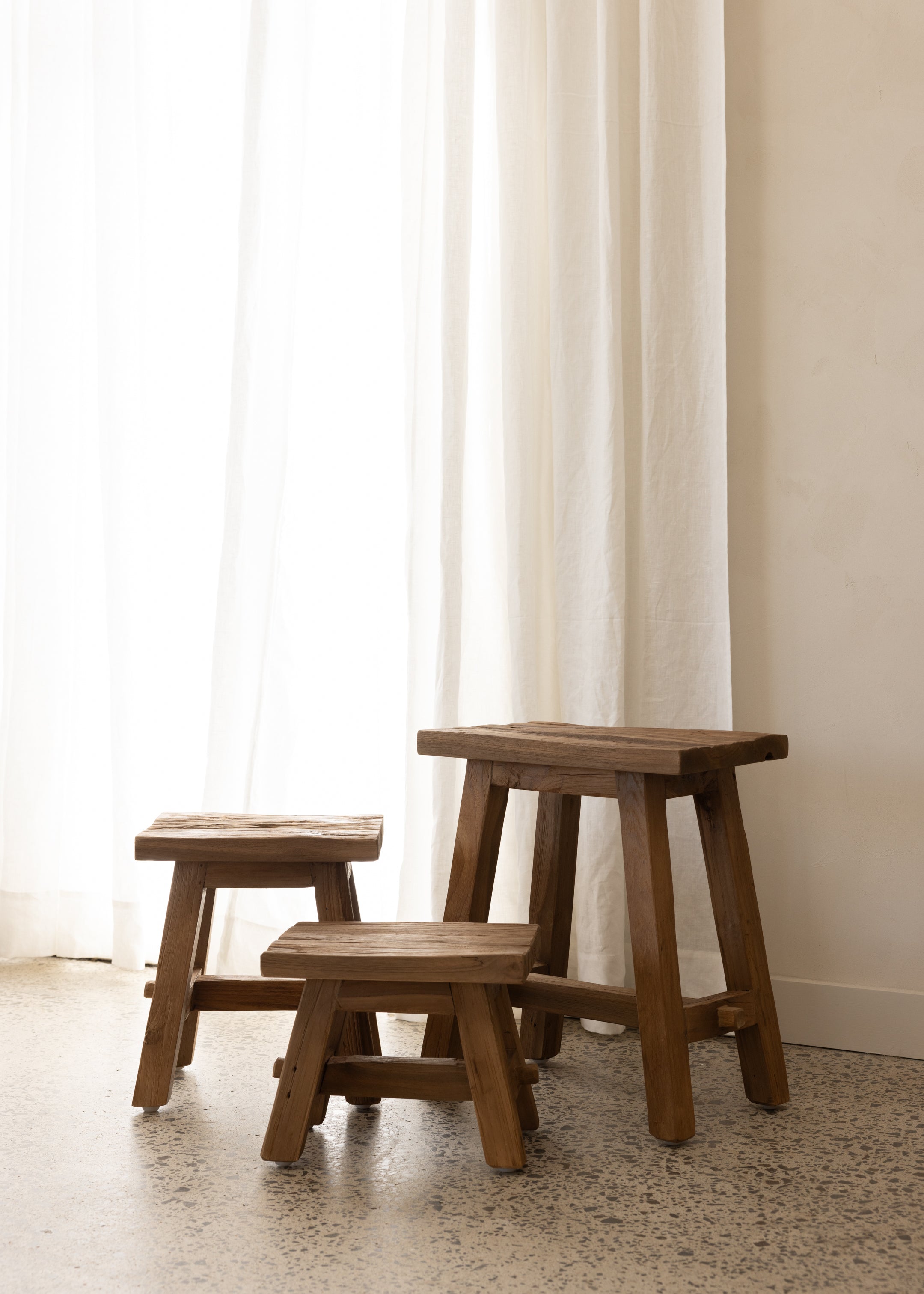 Bapak Stool 45cm / Dark Teak