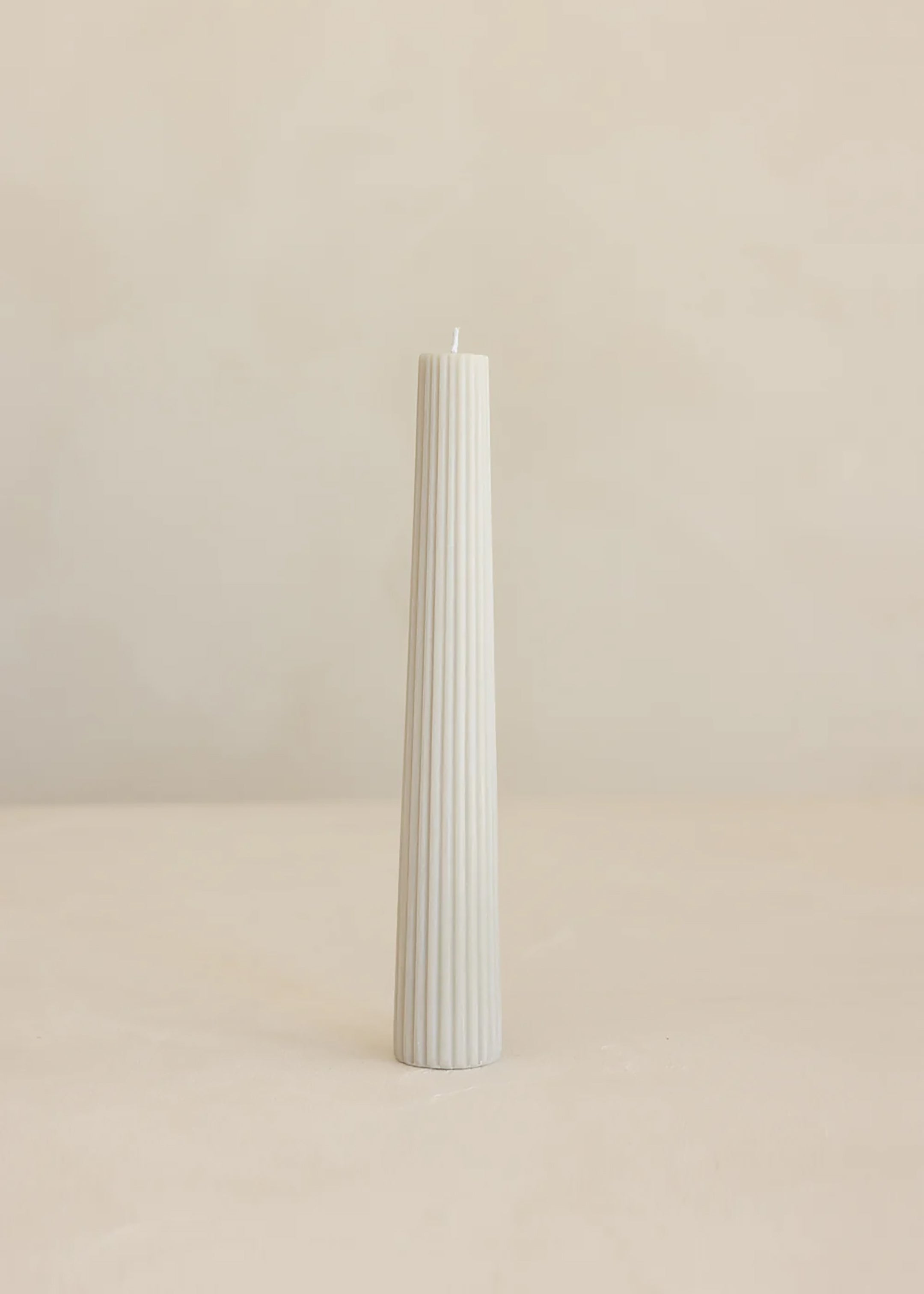 Tapered Lone Pillar Candle / Pale Eucalyptus