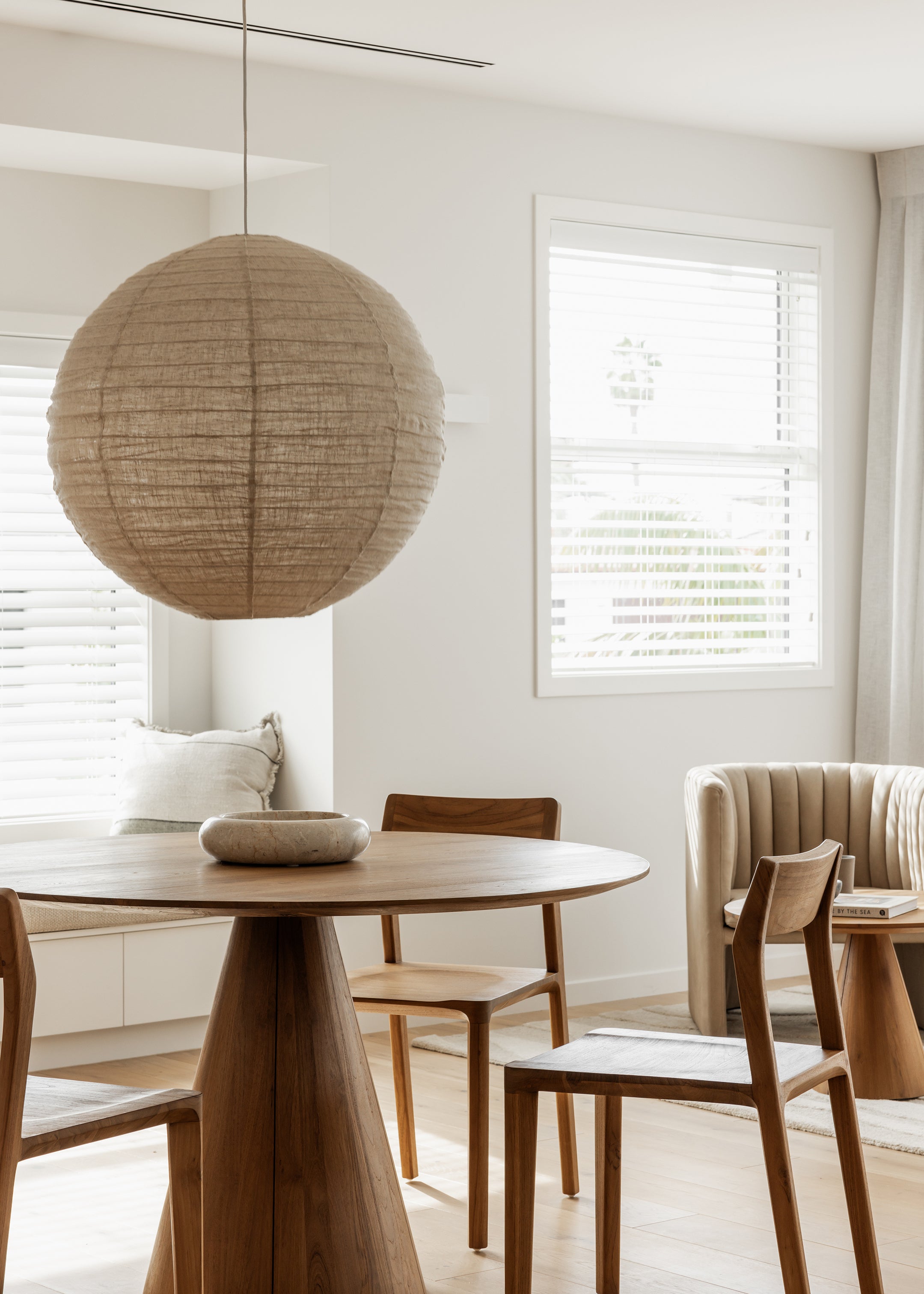 Tiram Dining Table / Natural