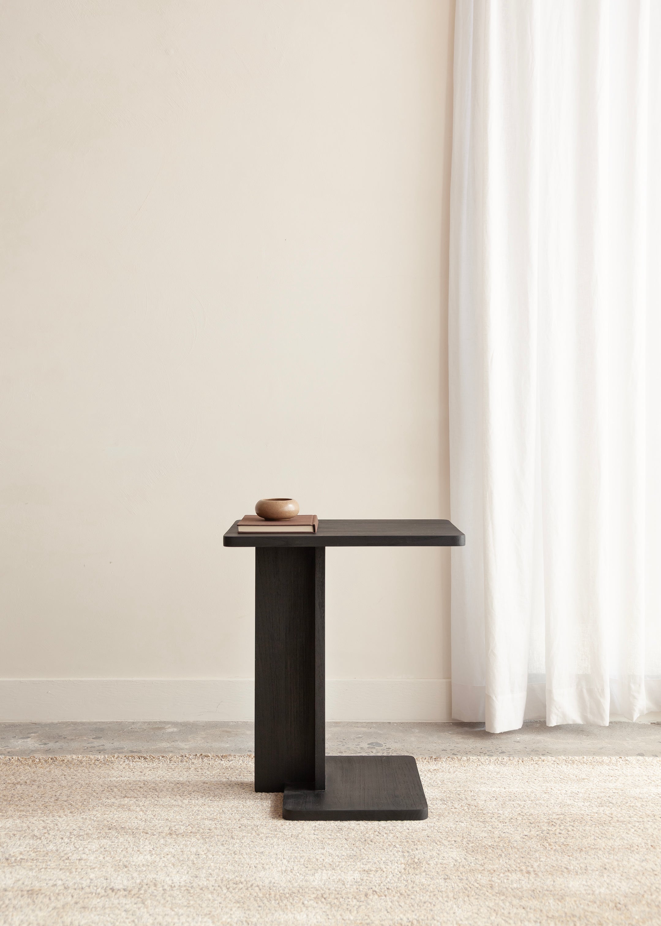 Kira Side Table / Black