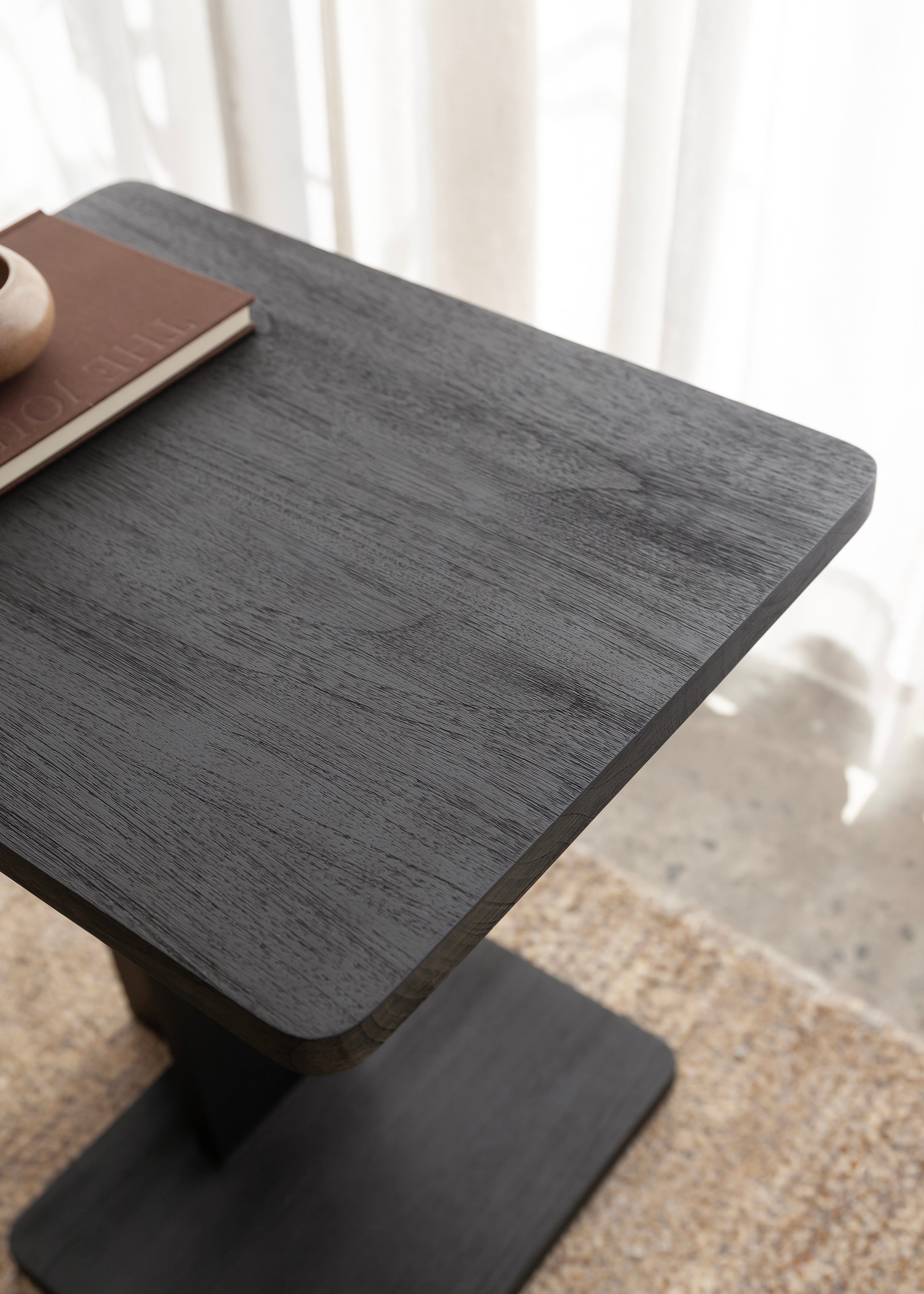 Kira Side Table / Black