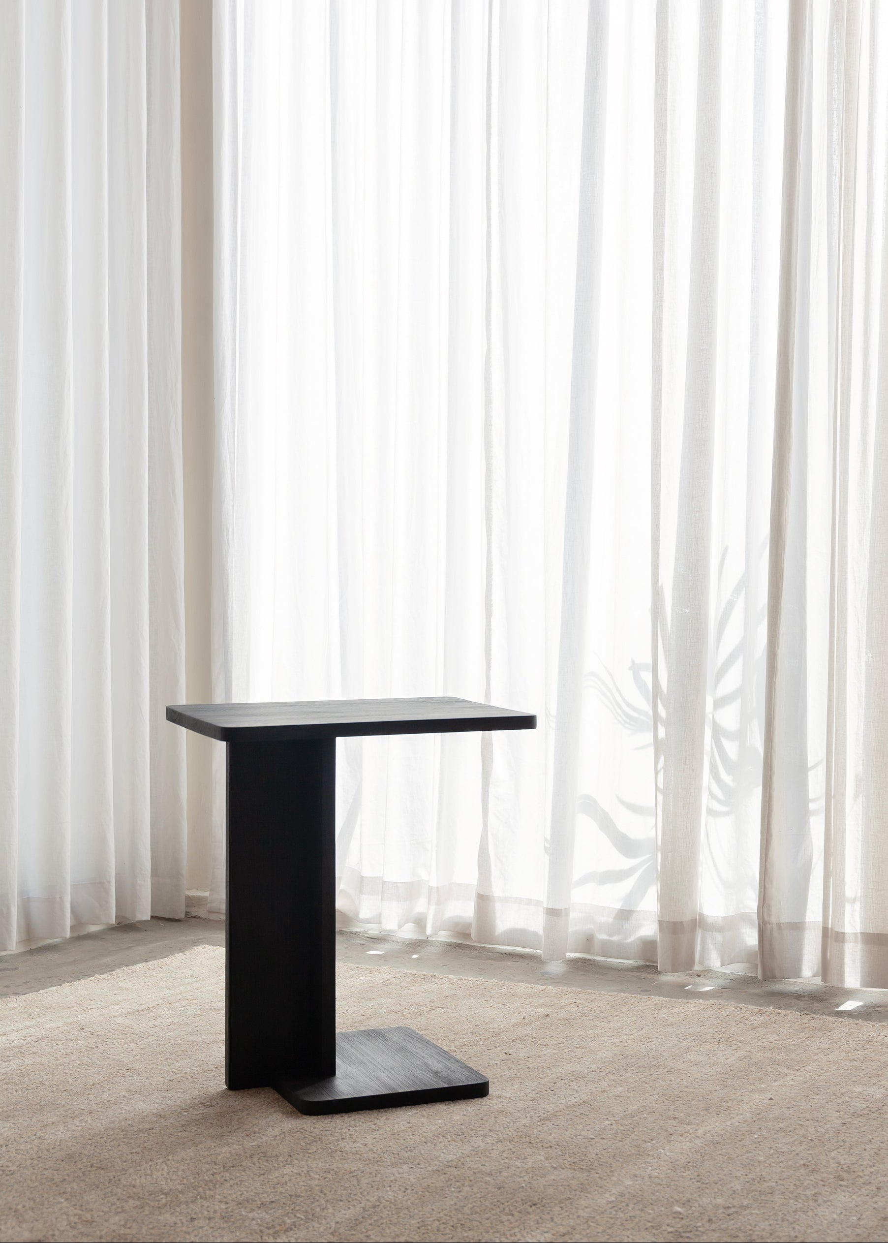 Kira Side Table / Black