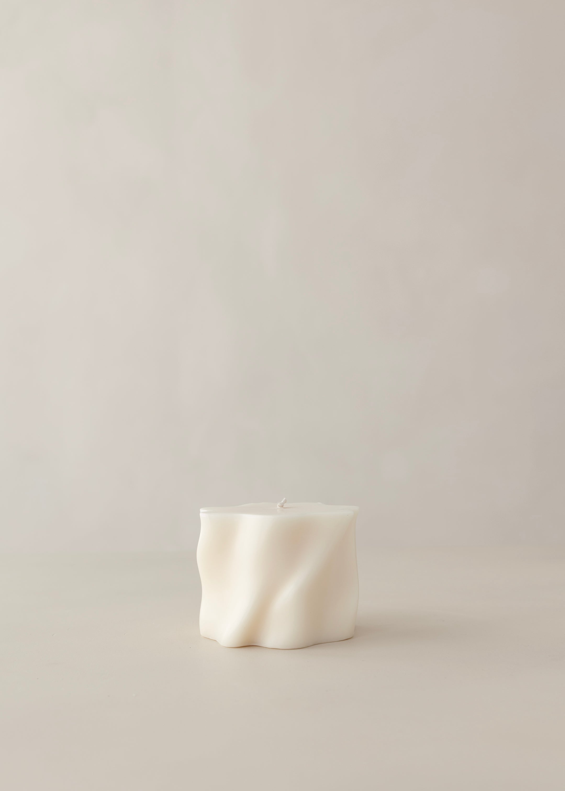 Lulu Candle / Ivory