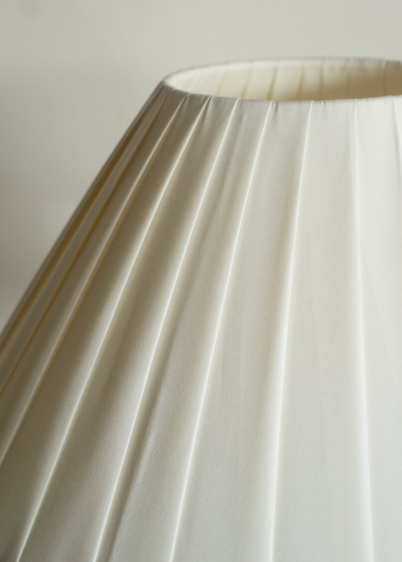Lumiere Table Lamp