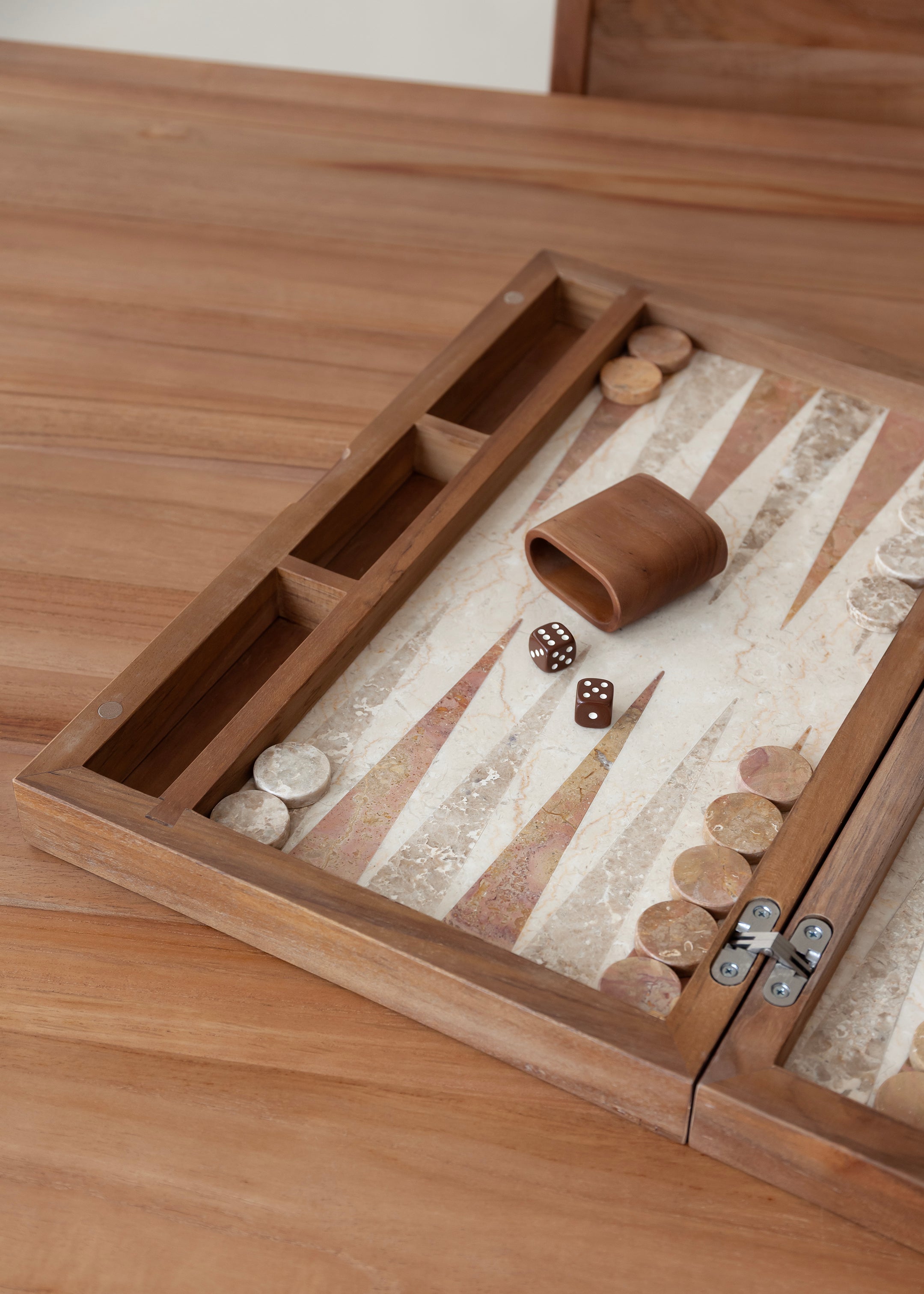 Maku Marble Backgammon Set / Cream and Terracotta