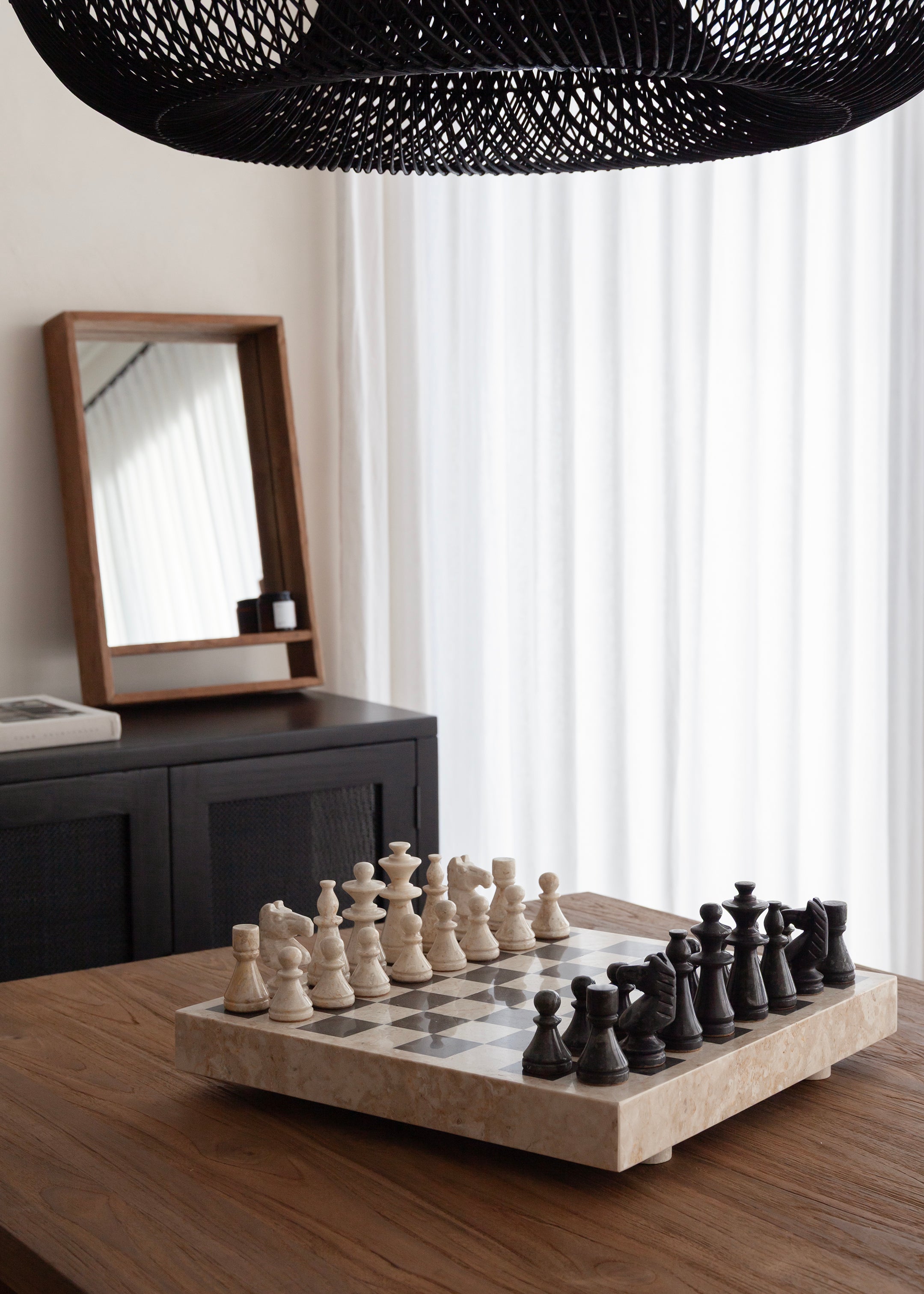Maku Marble Chess Set / Cream and Black