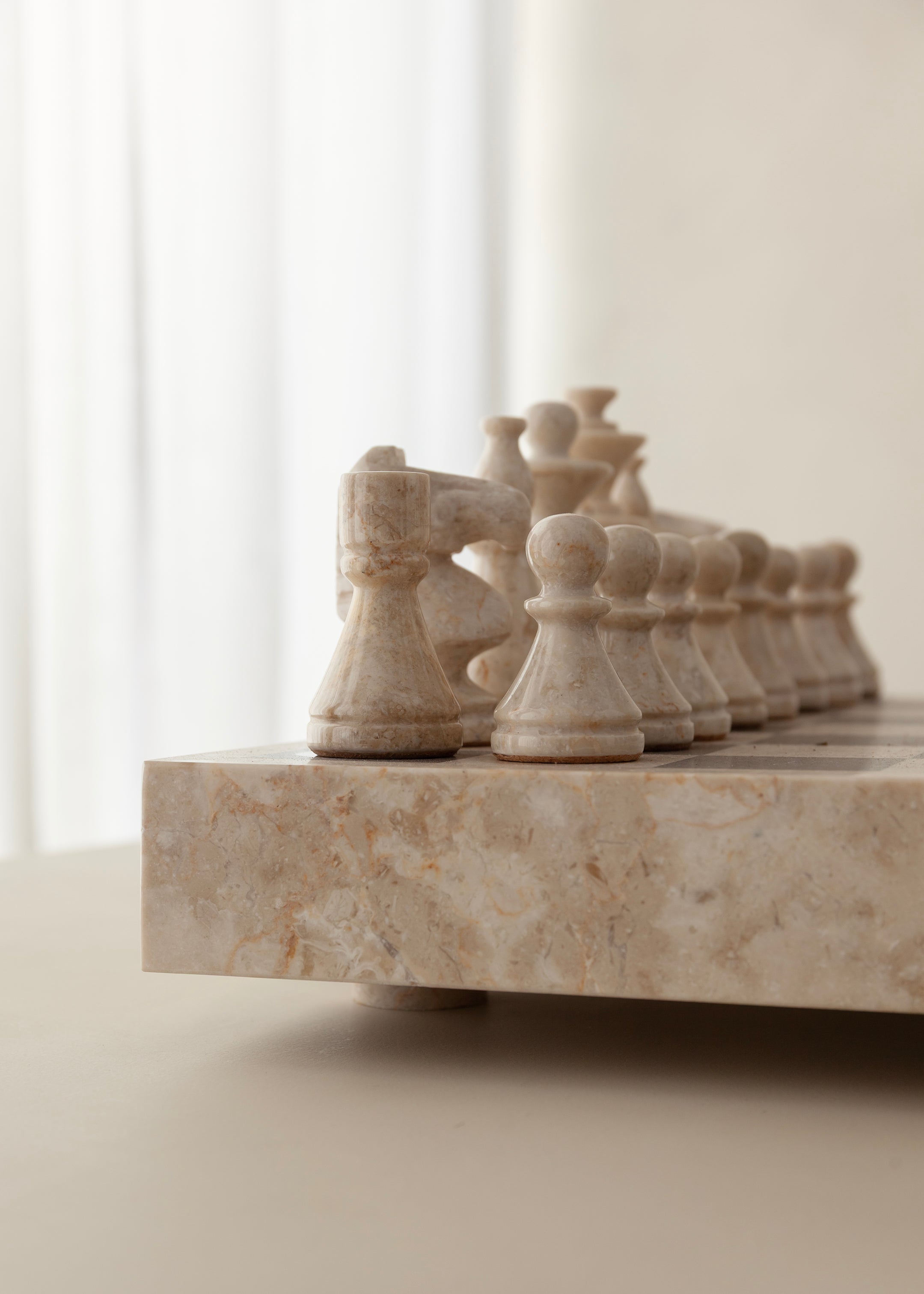 Maku Marble Chess Set / Cream and Black