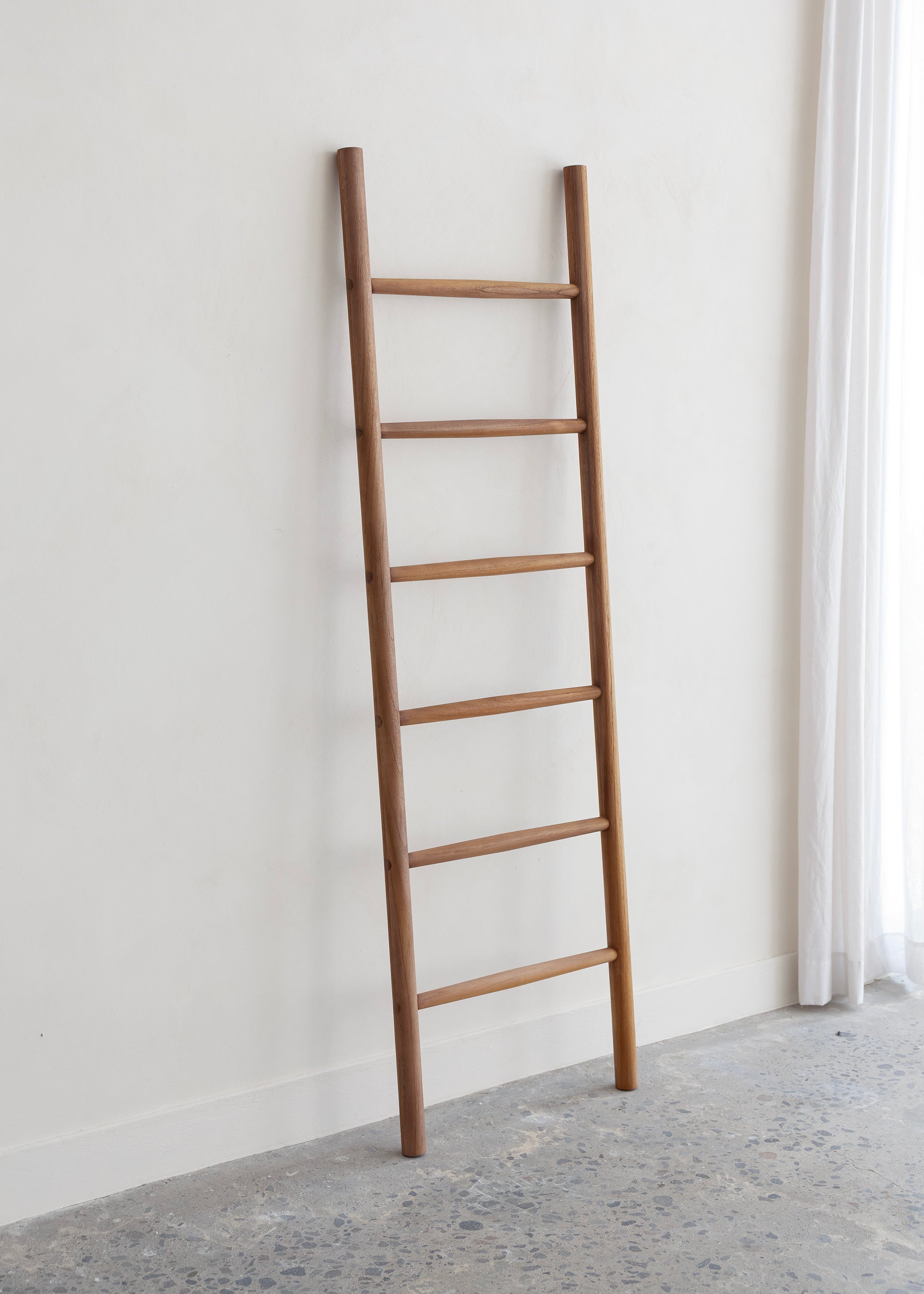 Nobu Towel Ladder / Dark Teak