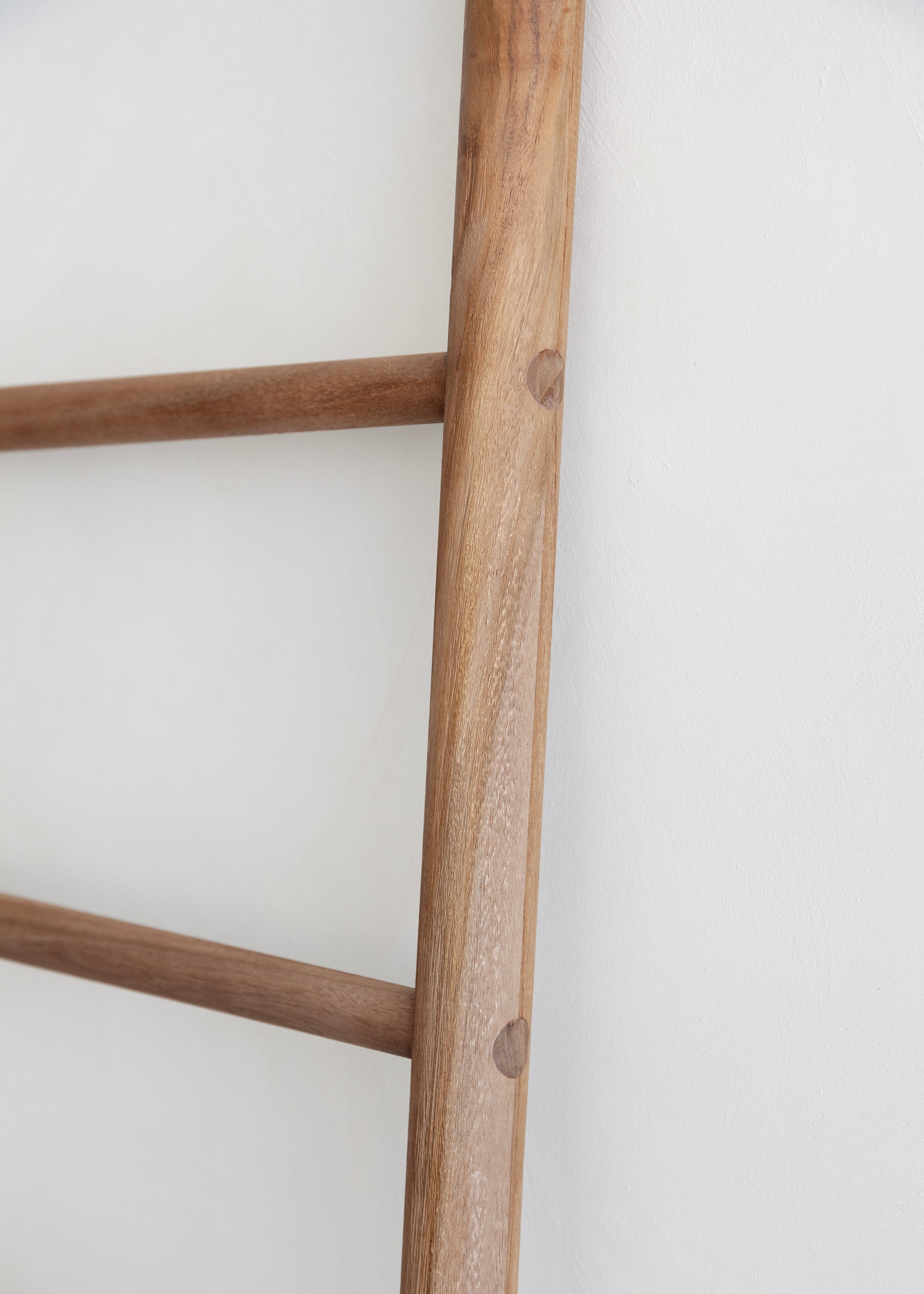 Nobu Towel Ladder / Dark Teak