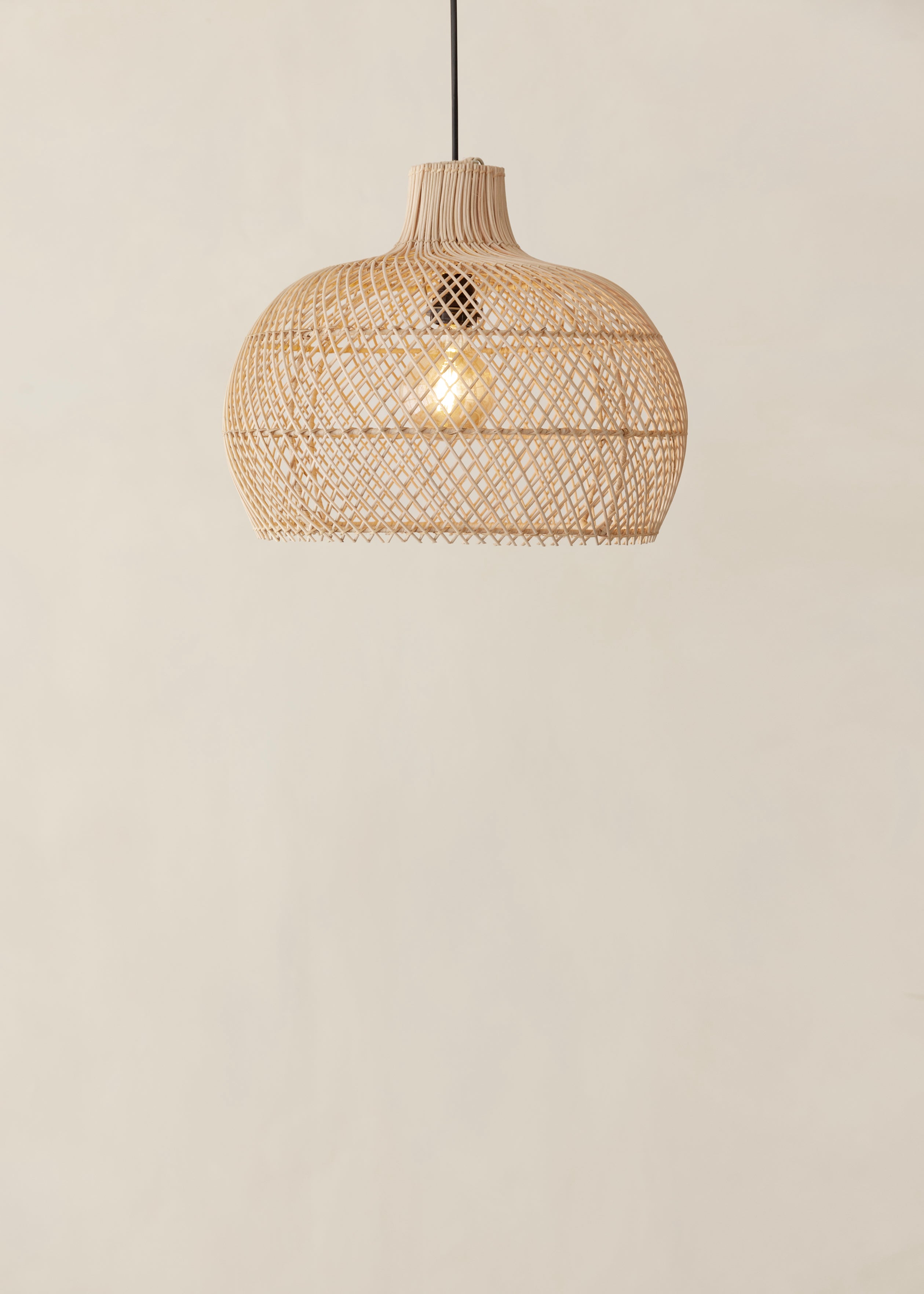 Roundie Pendant / Natural