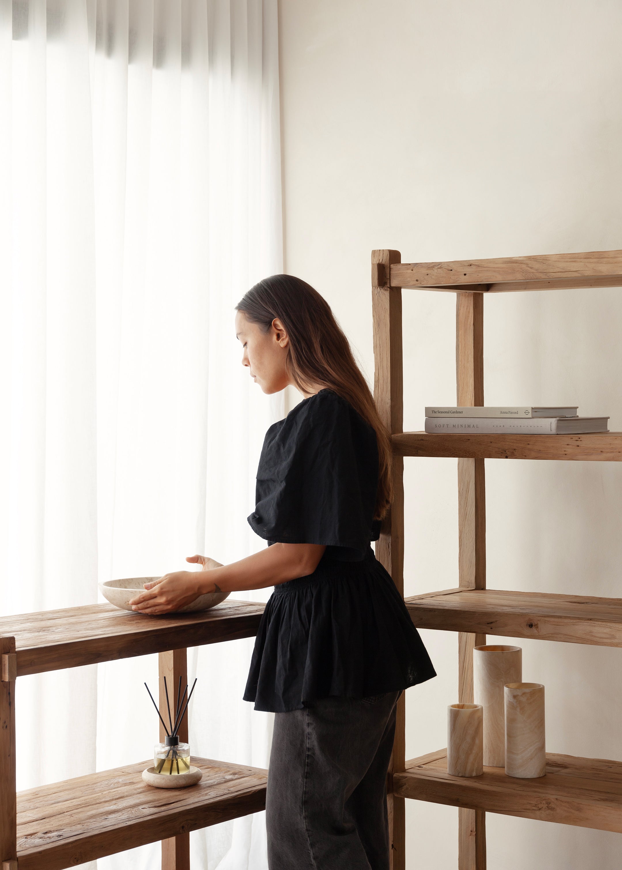 Saya Low Bookshelf 90cm / Dark Teak
