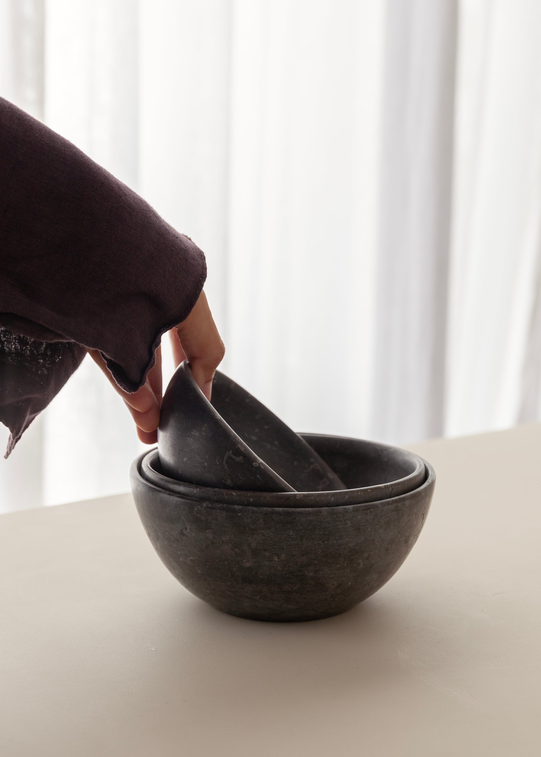 Suki Marble Stacking Bowl Set / Black