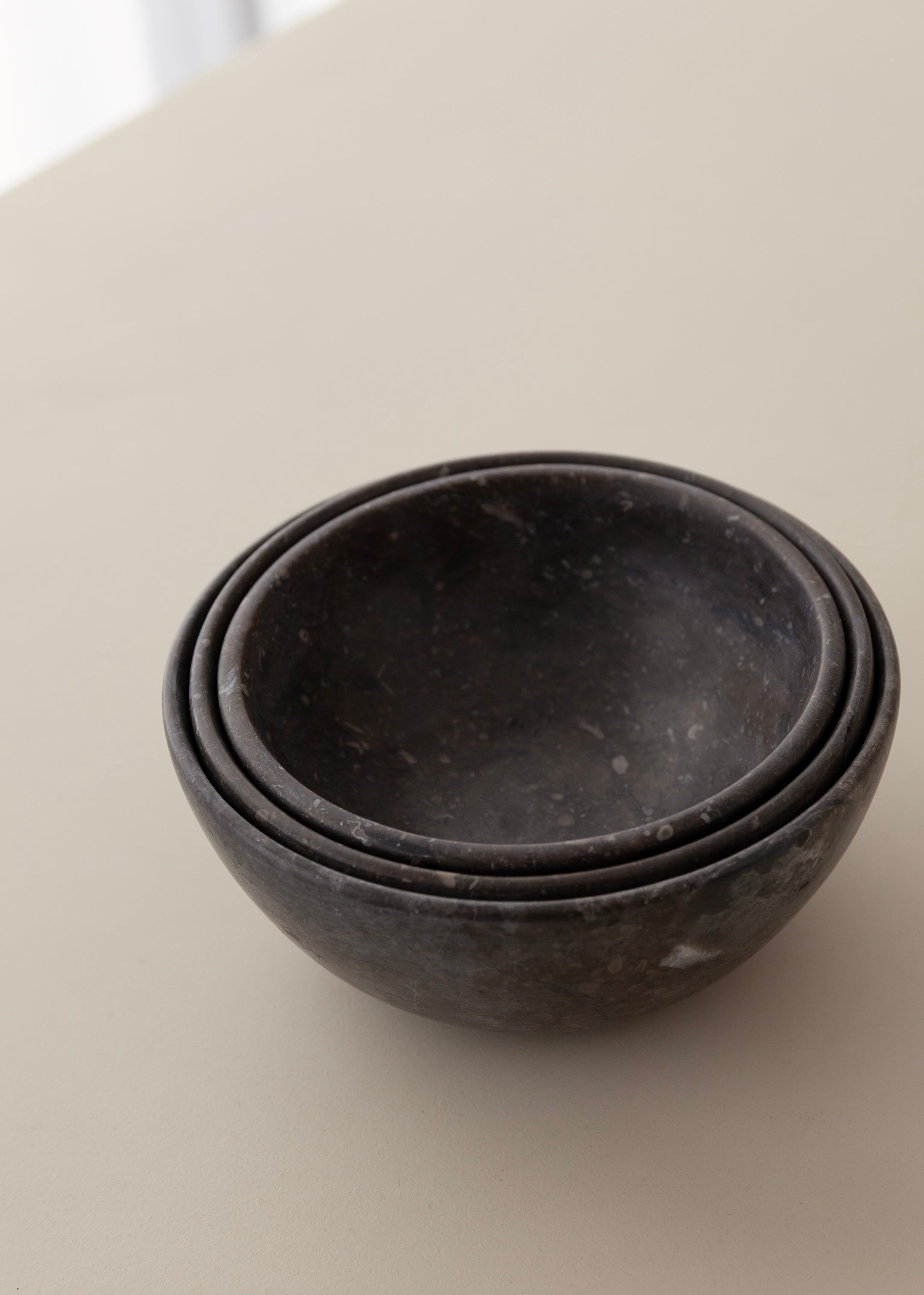 Suki Marble Stacking Bowl Set / Black