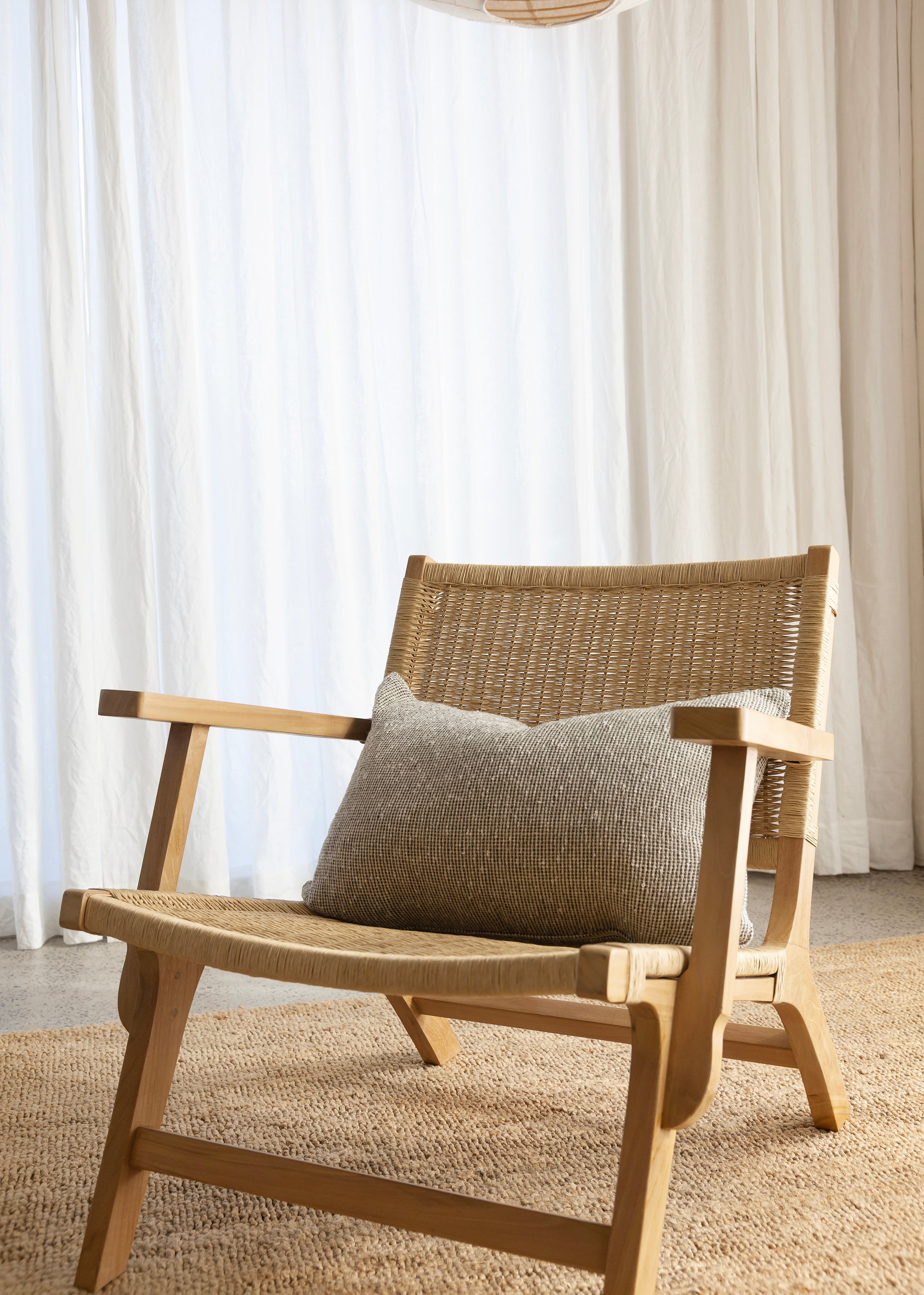Sunday Teak Lounger with Arm Rest / Natural