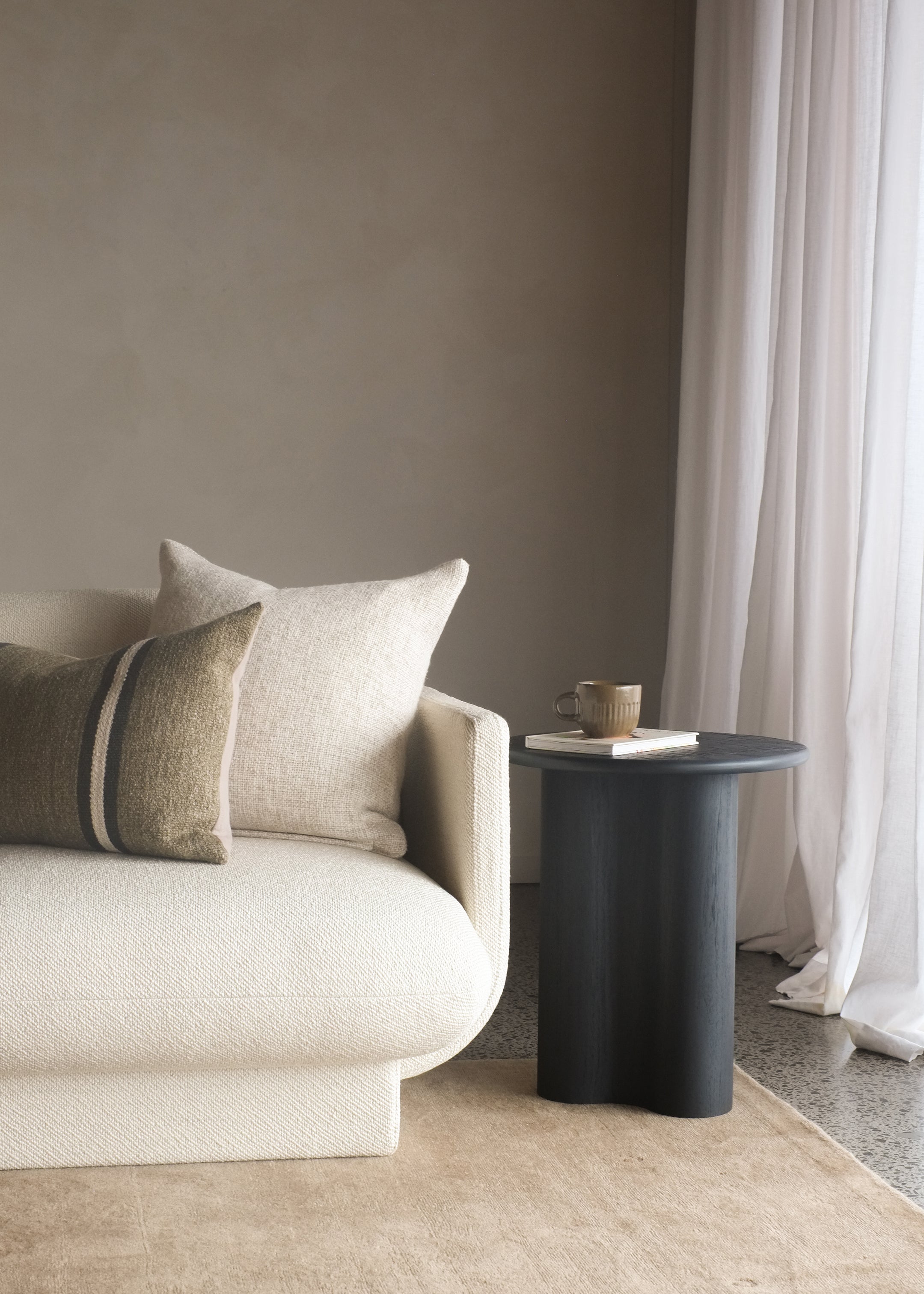 Suko Side Table / Black