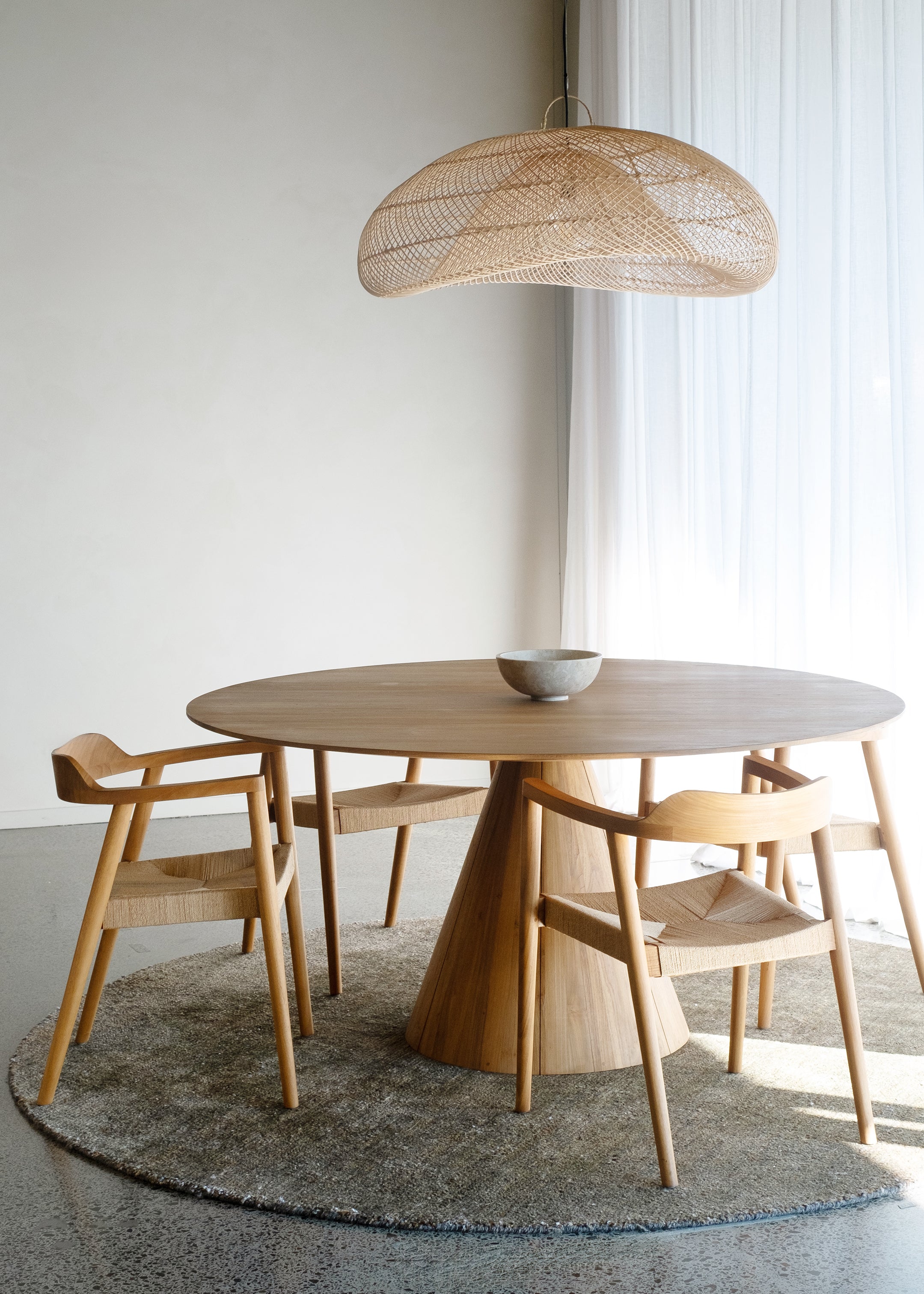 Tiram Dining Table / Natural
