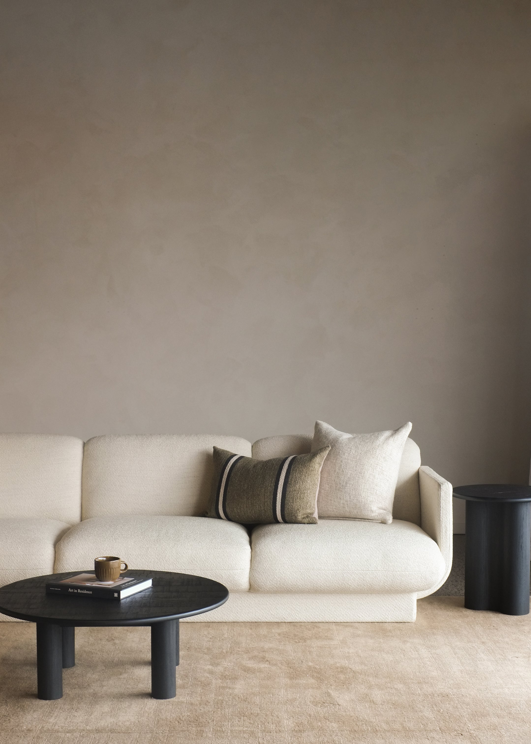 Umi Coffee Table / Black