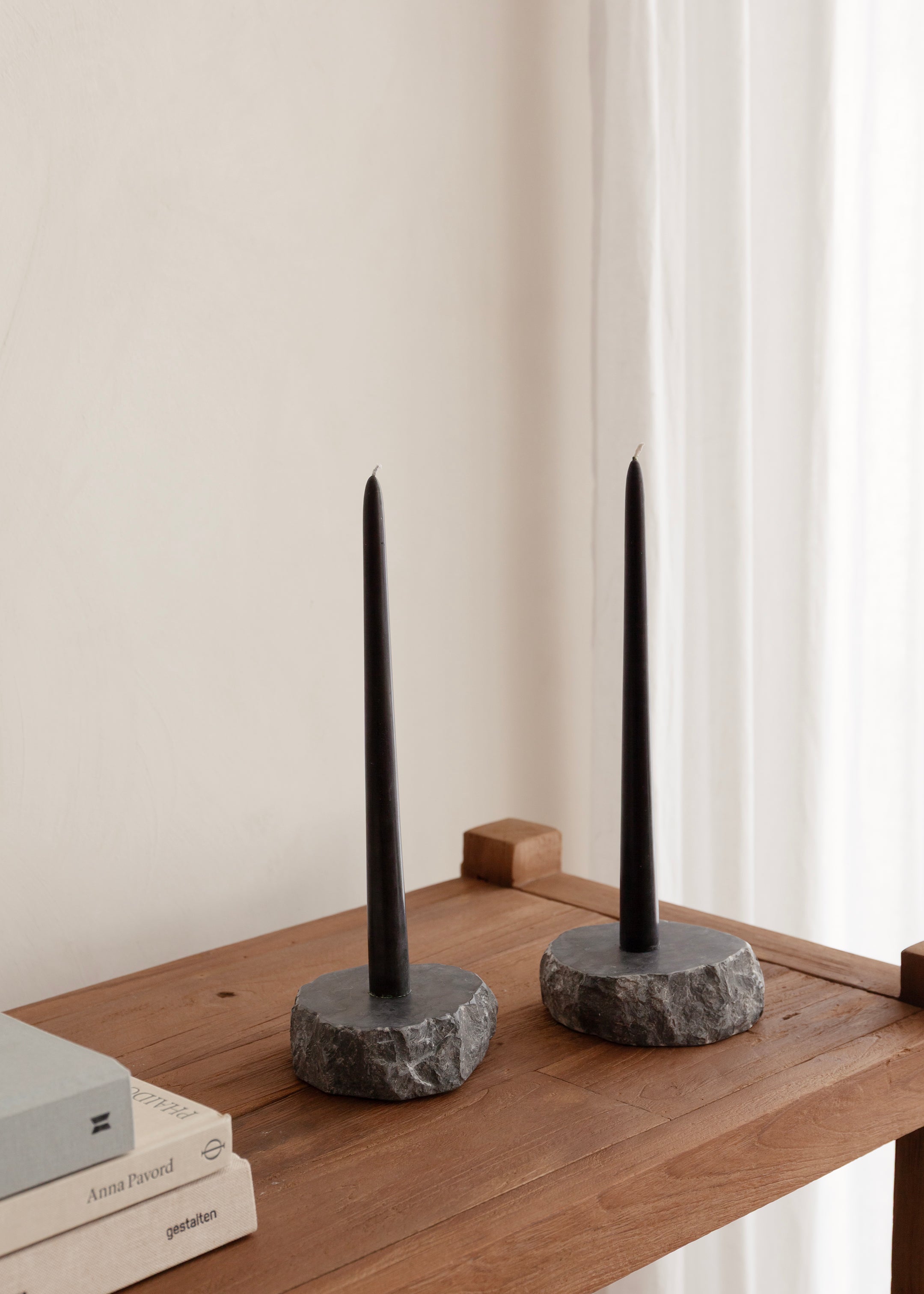 Vela Marble Candleholder / Black