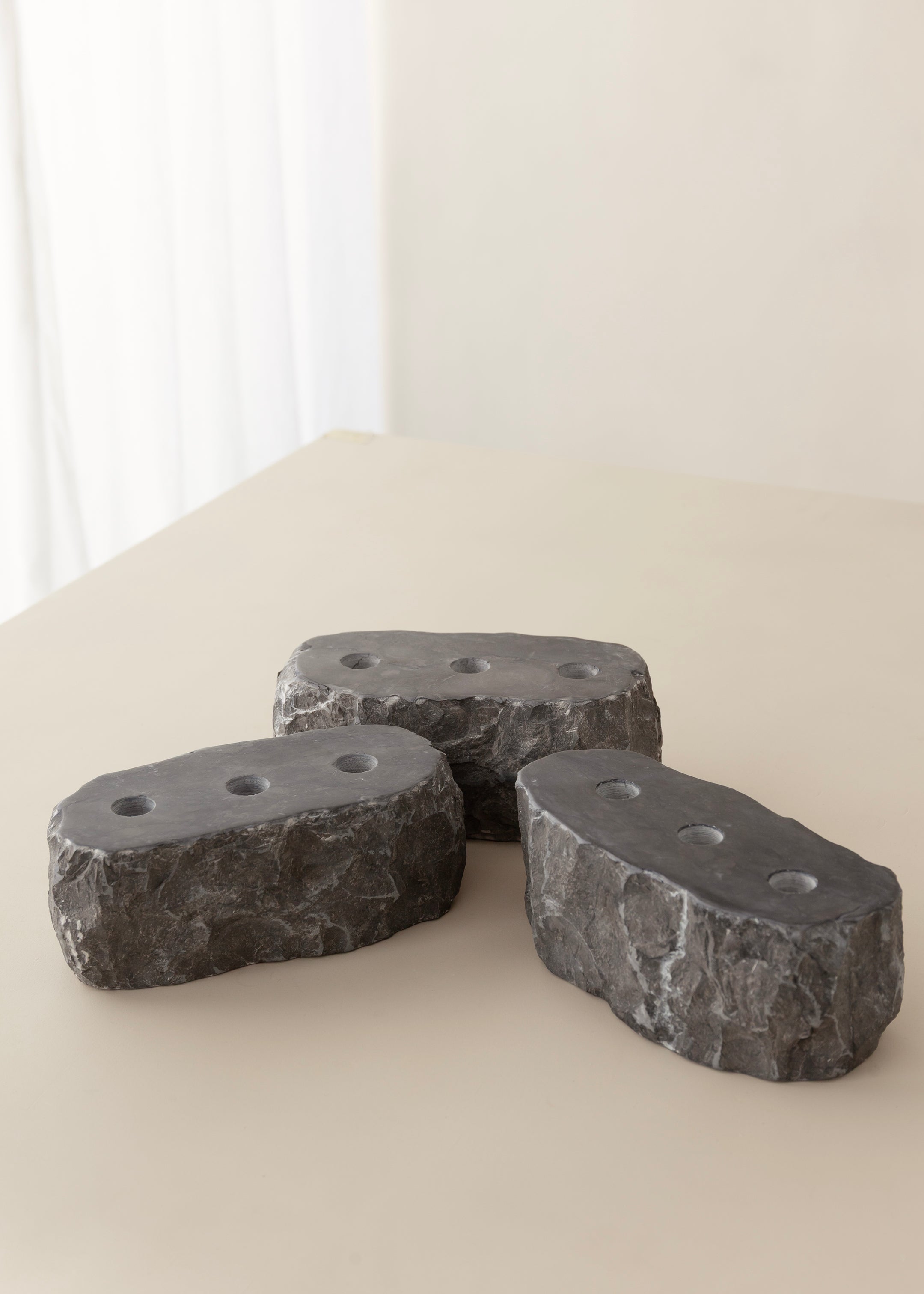 Vela Trio Marble Candleholder / Black
