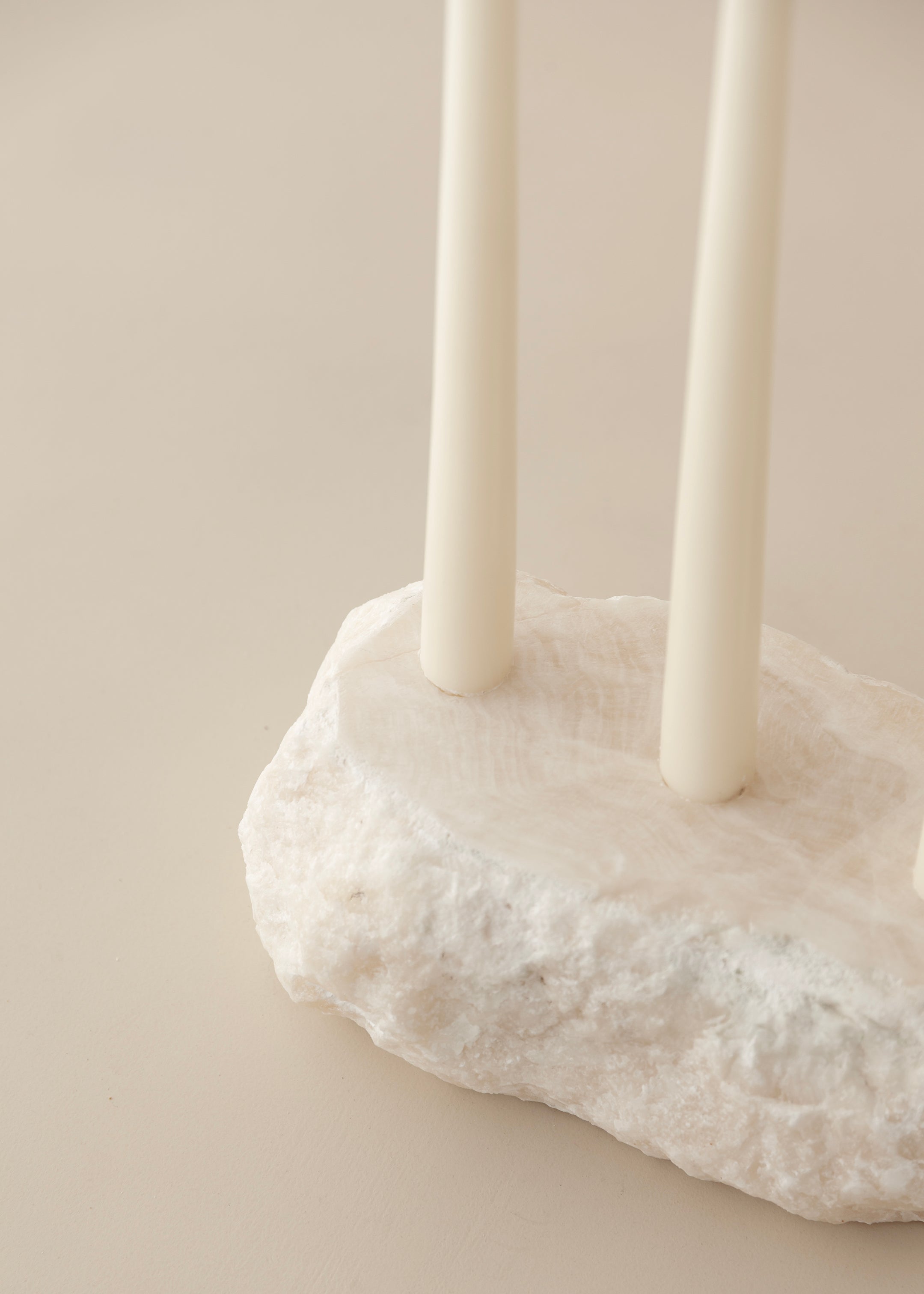 Vela Trio Onyx Candleholder / Ivory