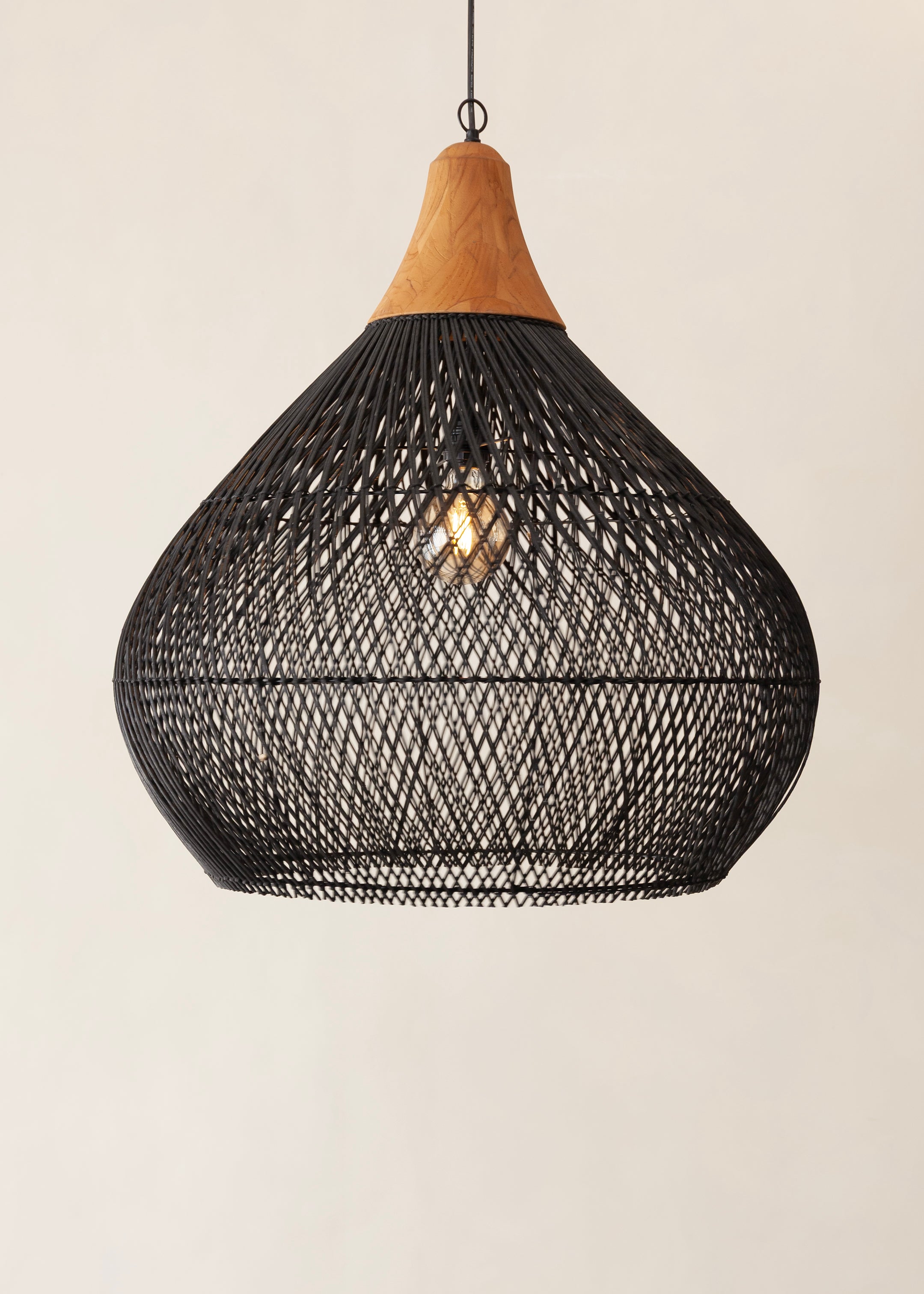 Vera Pendant / Black