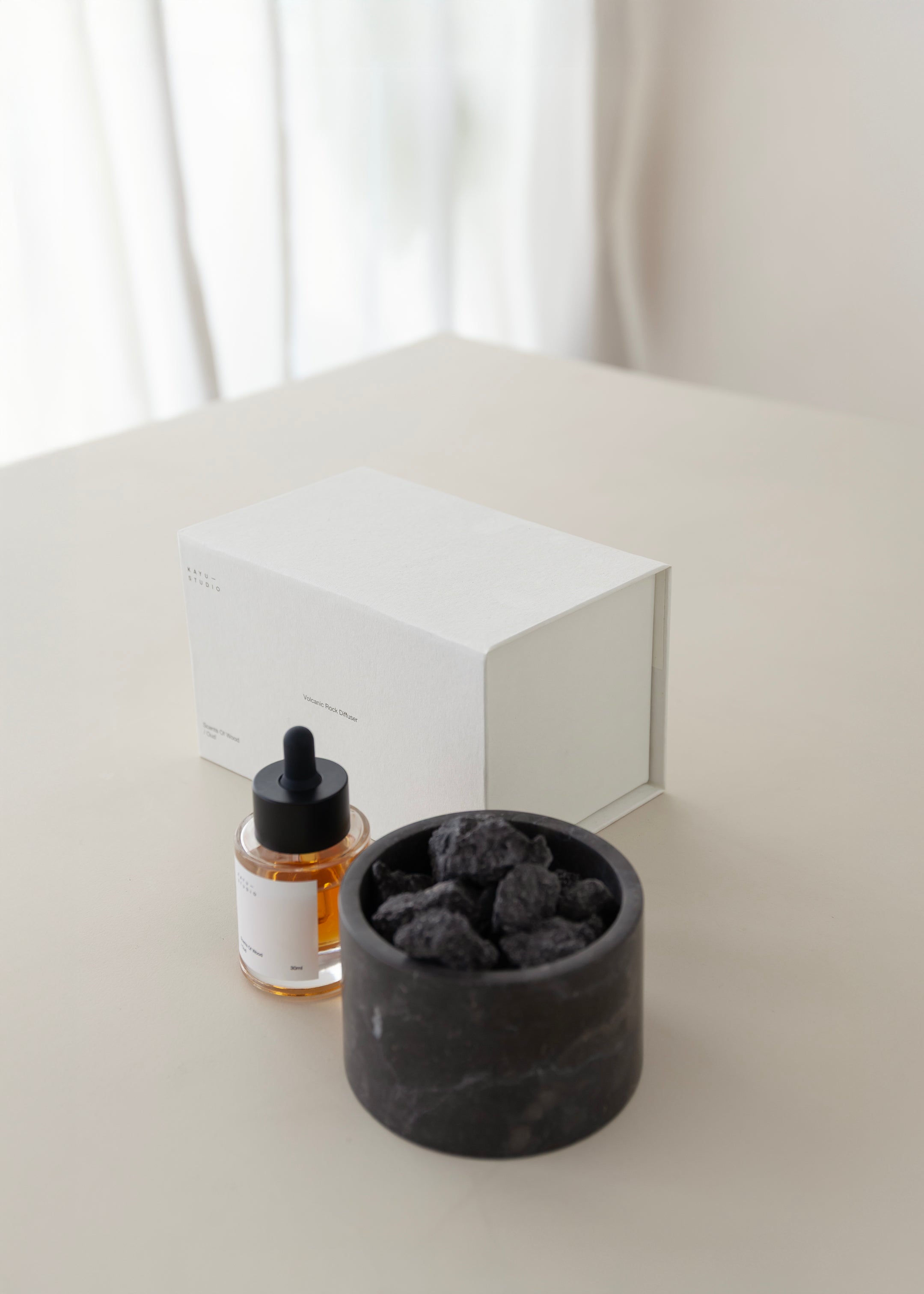 Kayu Signature Volcanic Rock Diffuser / Oud