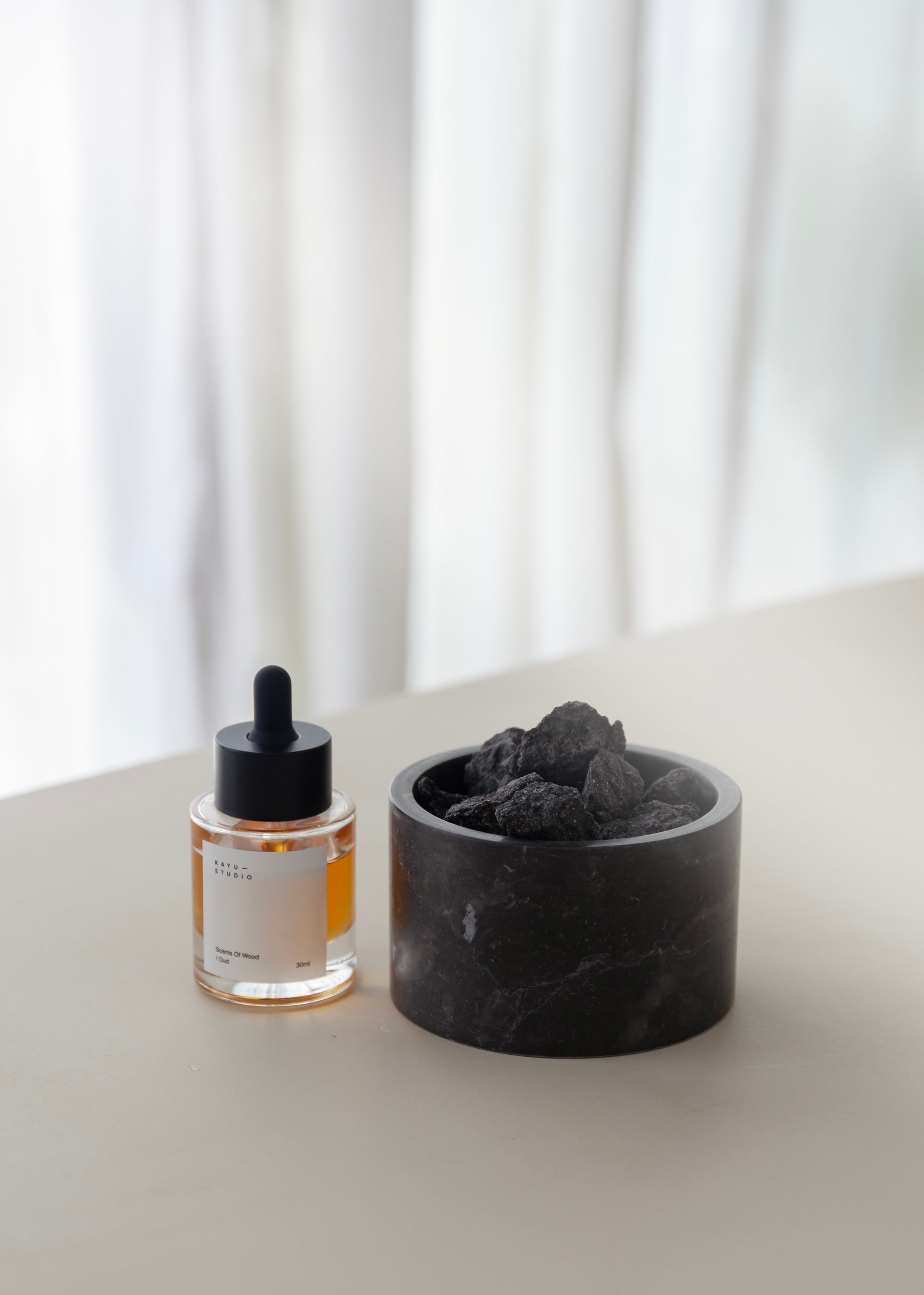 Kayu Signature Volcanic Rock Diffuser / Oud