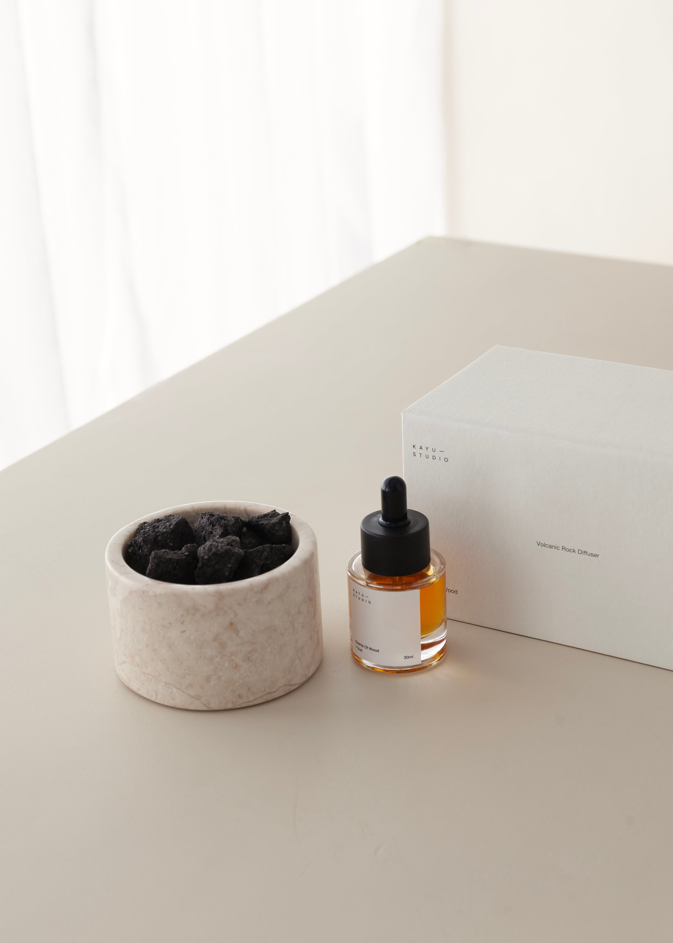 Kayu Signature Volcanic Rock Diffuser / Oud