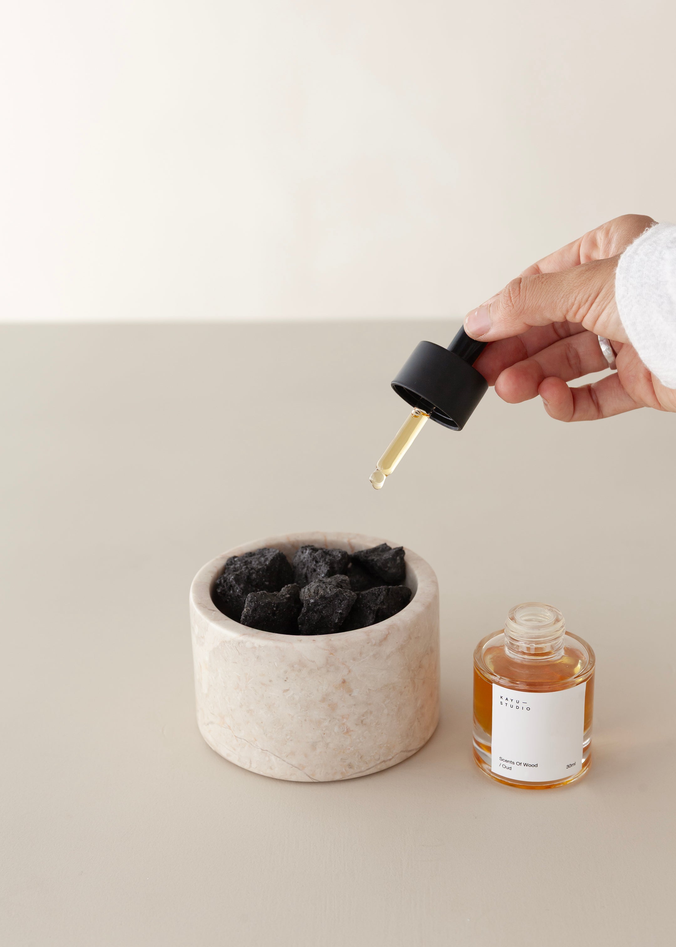 Kayu Signature Volcanic Rock Diffuser / Oud