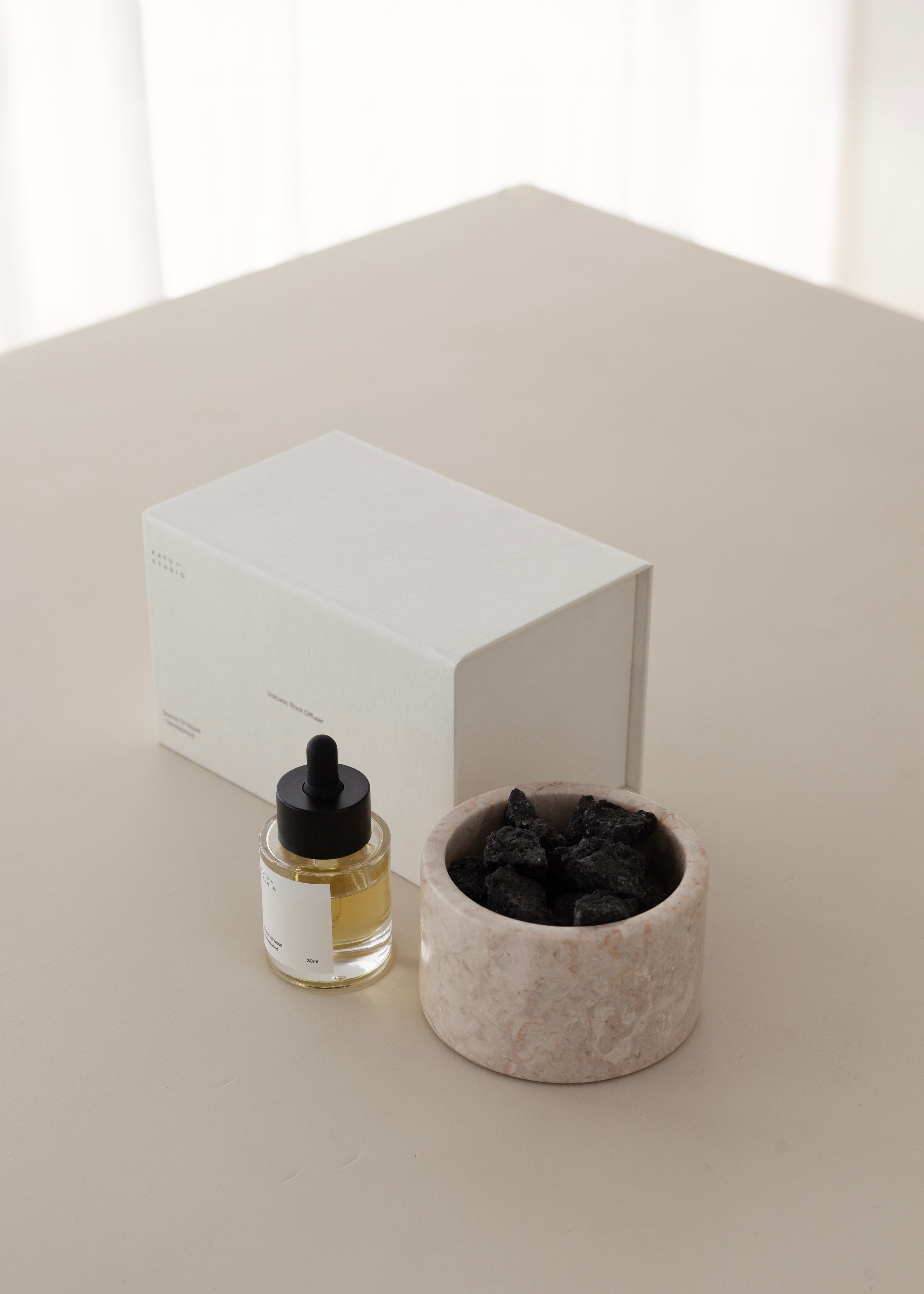 Kayu Signature Volcanic Rock Diffuser / Sandalwood