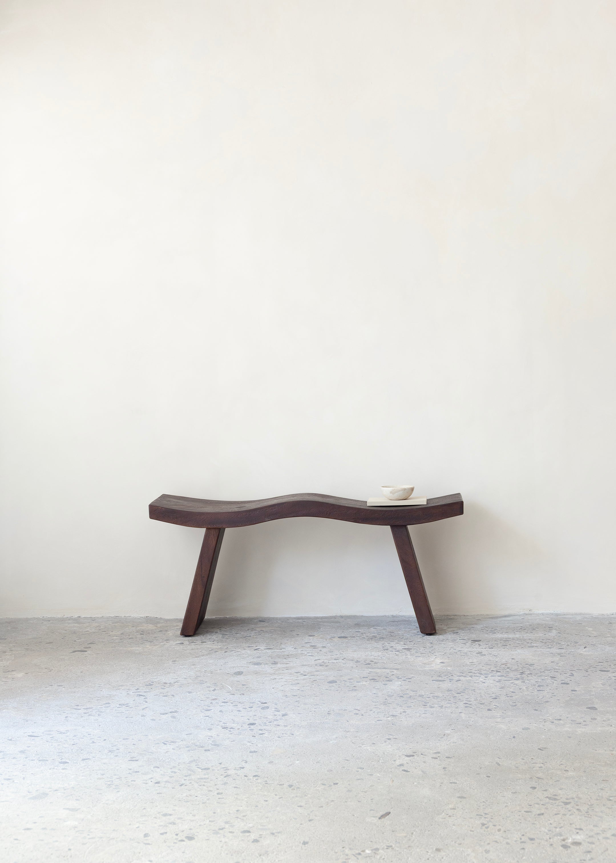Wave Bench / Walnut