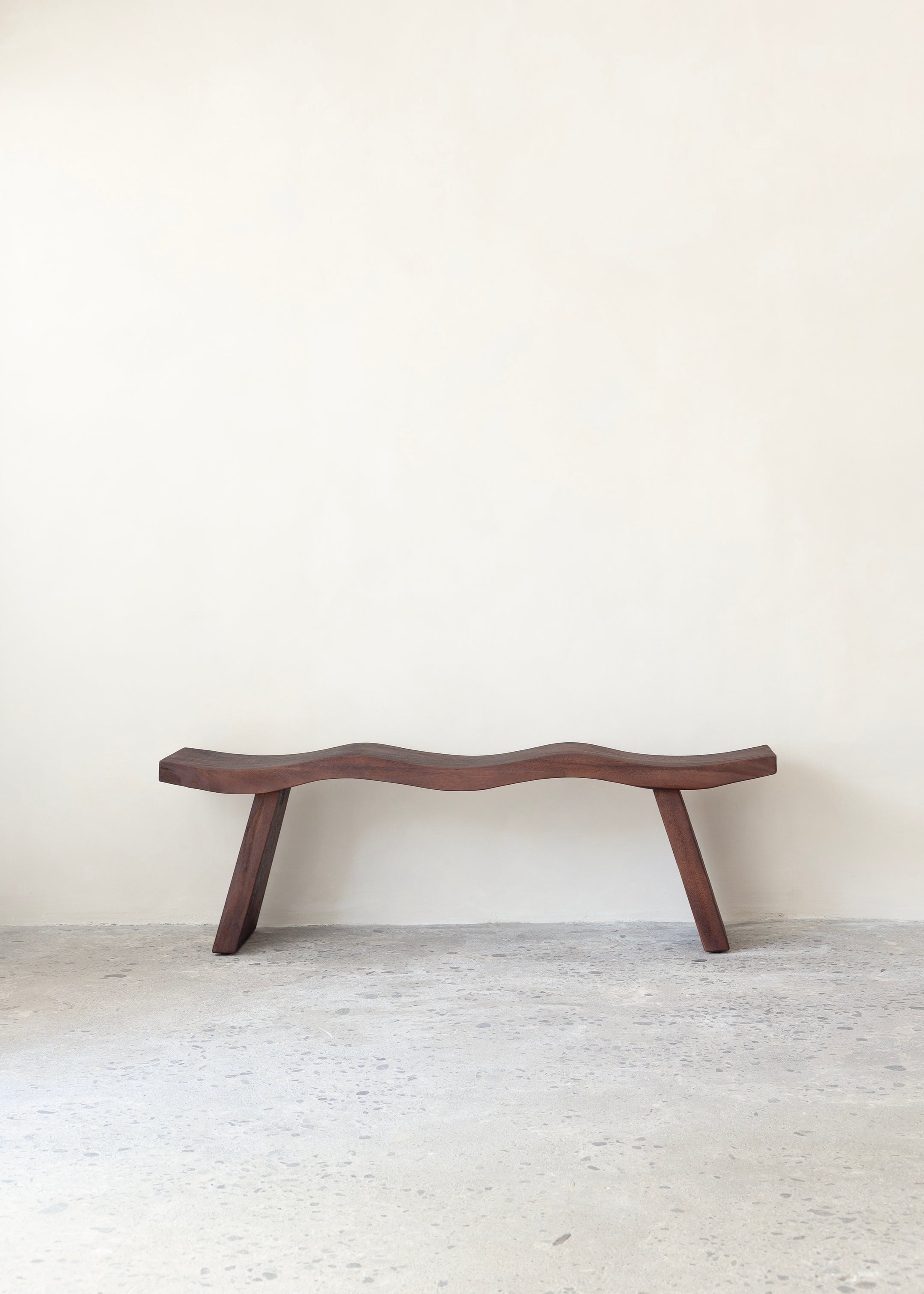Wave Bench / Walnut