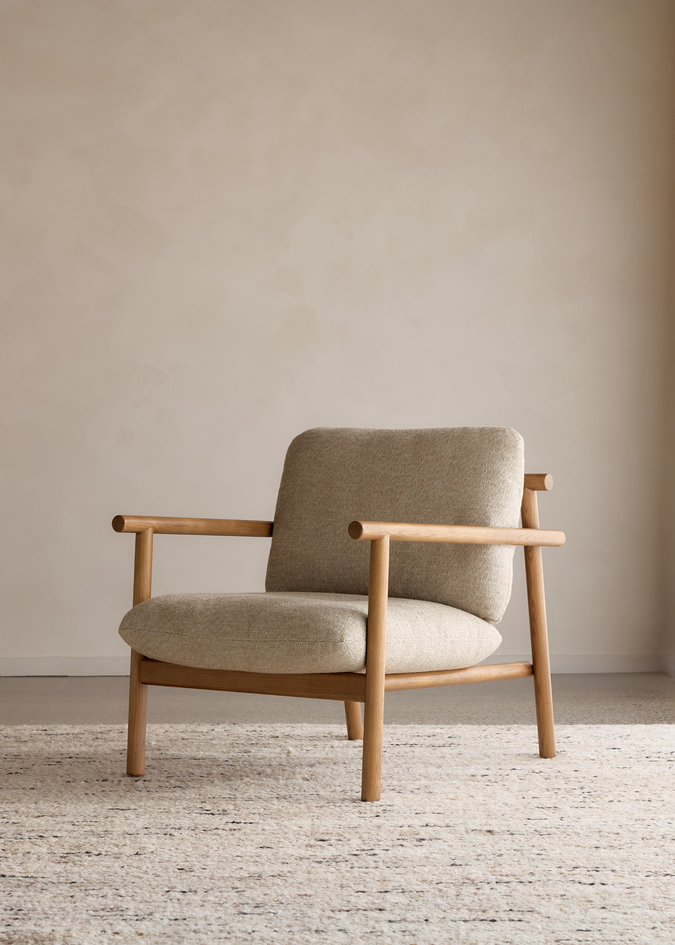 Winnie Armchair / Flaxseed