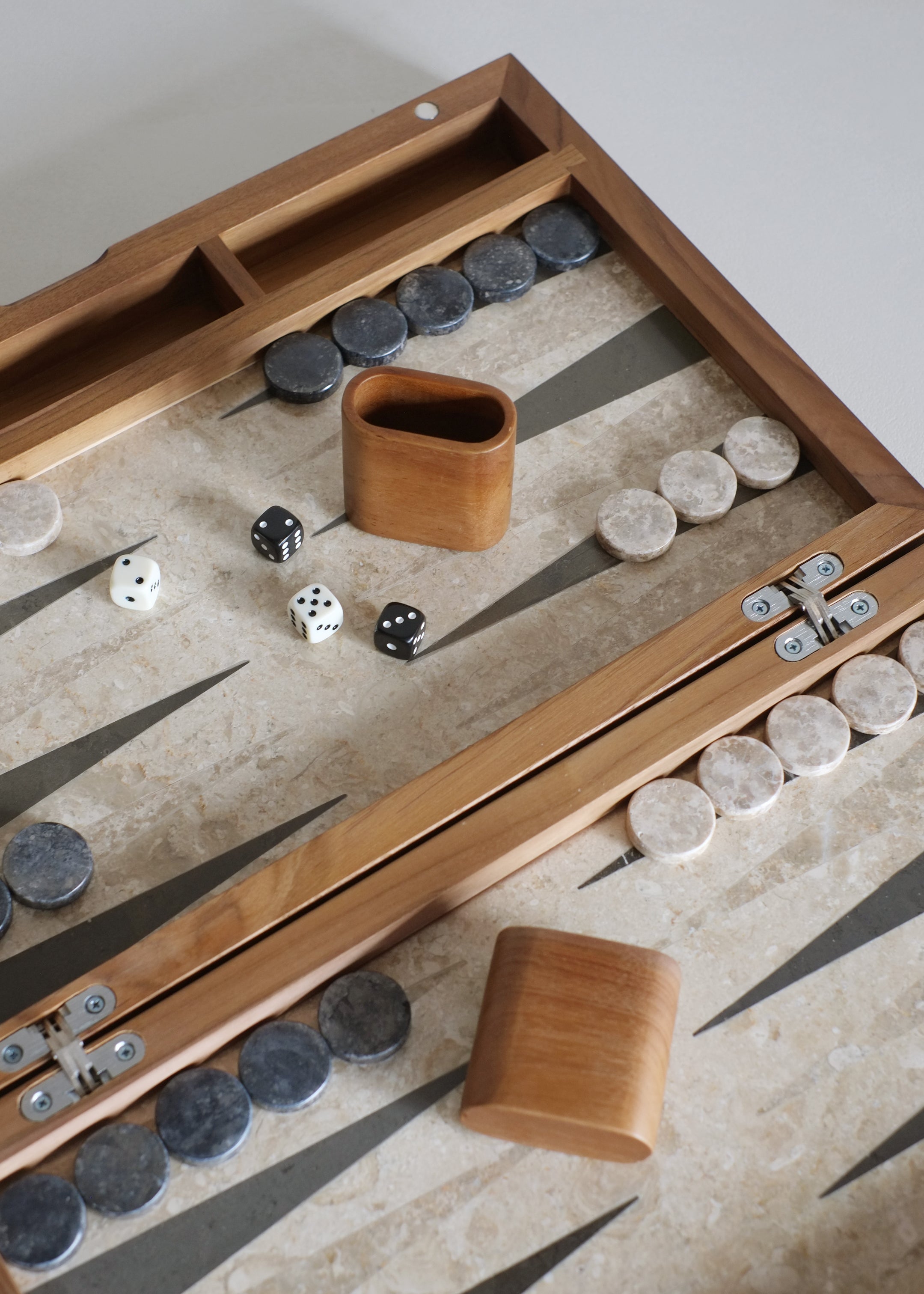 Maku Marble Backgammon / Cream and Black