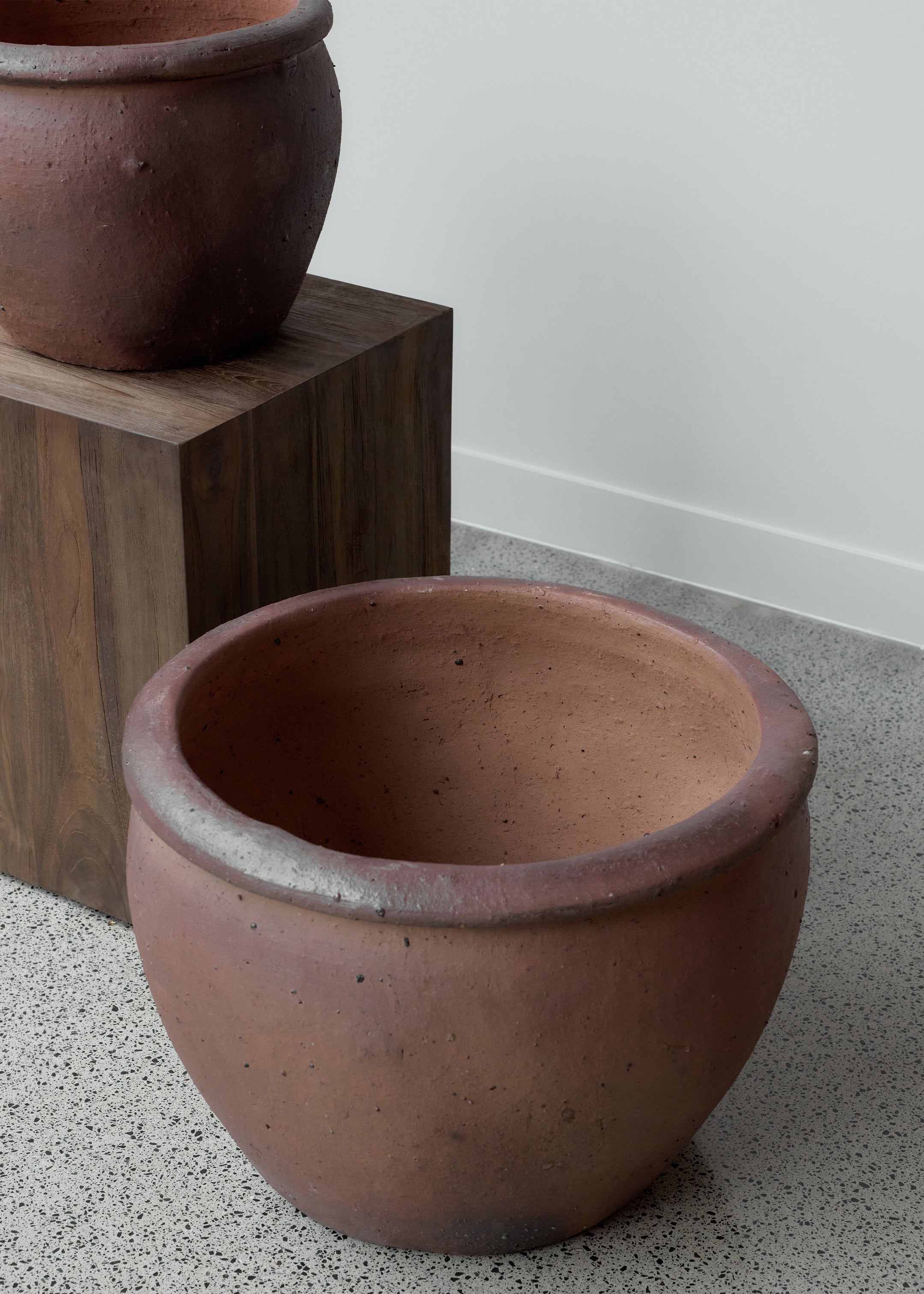 Dara Black Soil Pot / Large