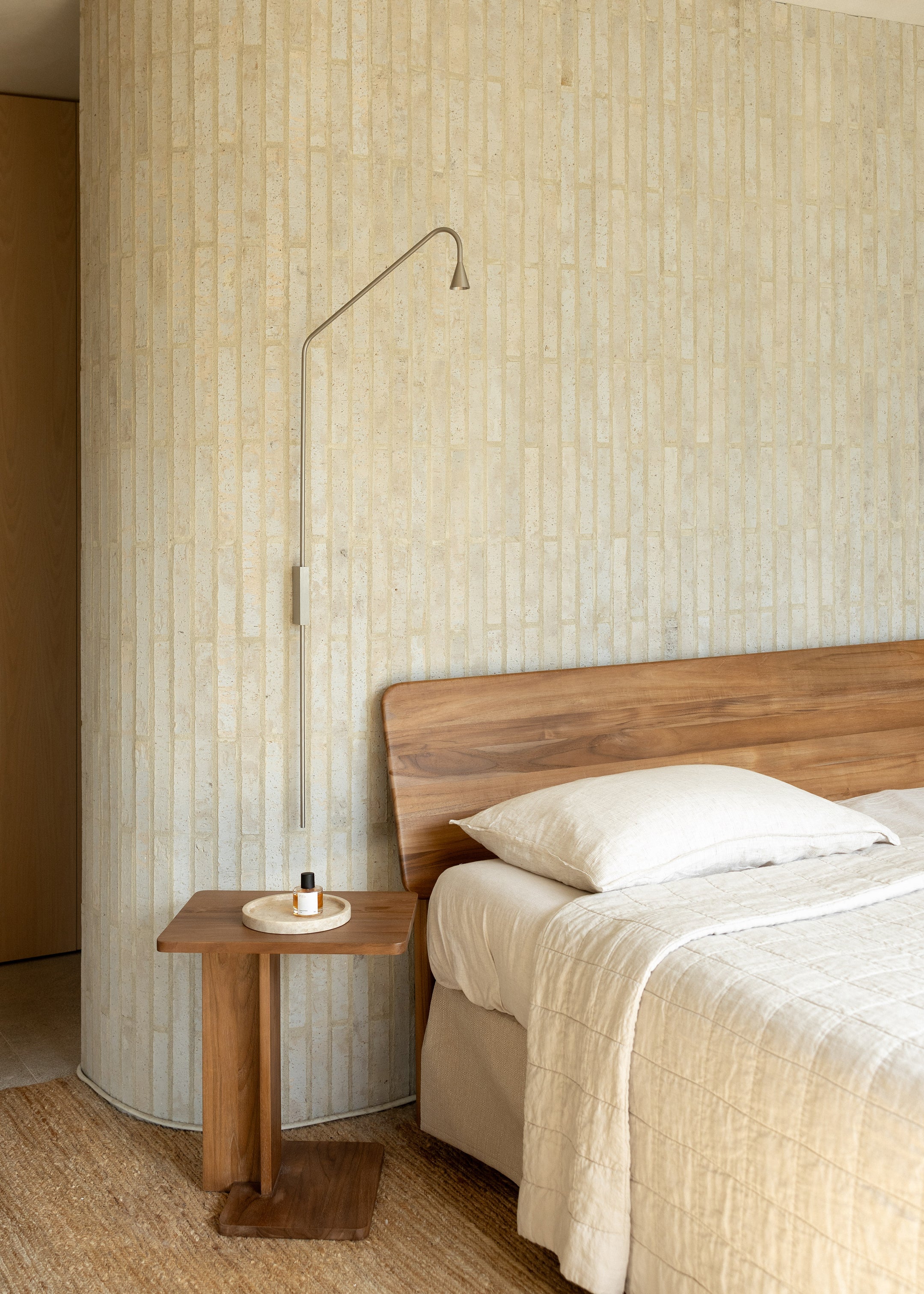 Kira Side Table / Dark Teak