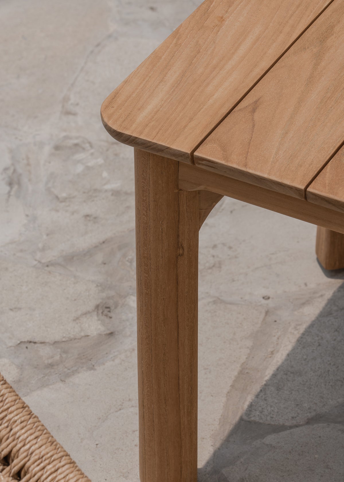 Suri Outdoor Side Table / Natural