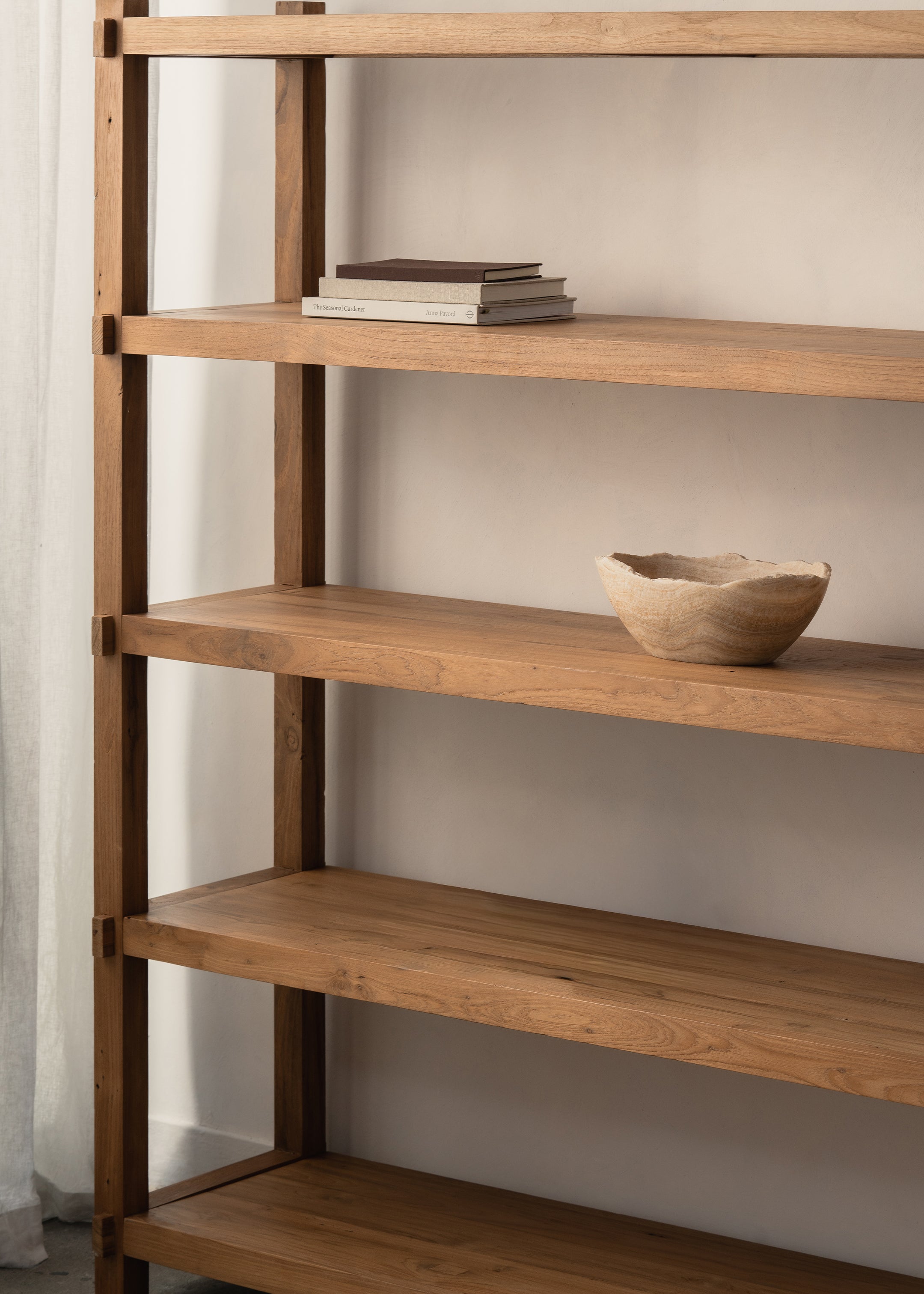 Talo High Bookshelf