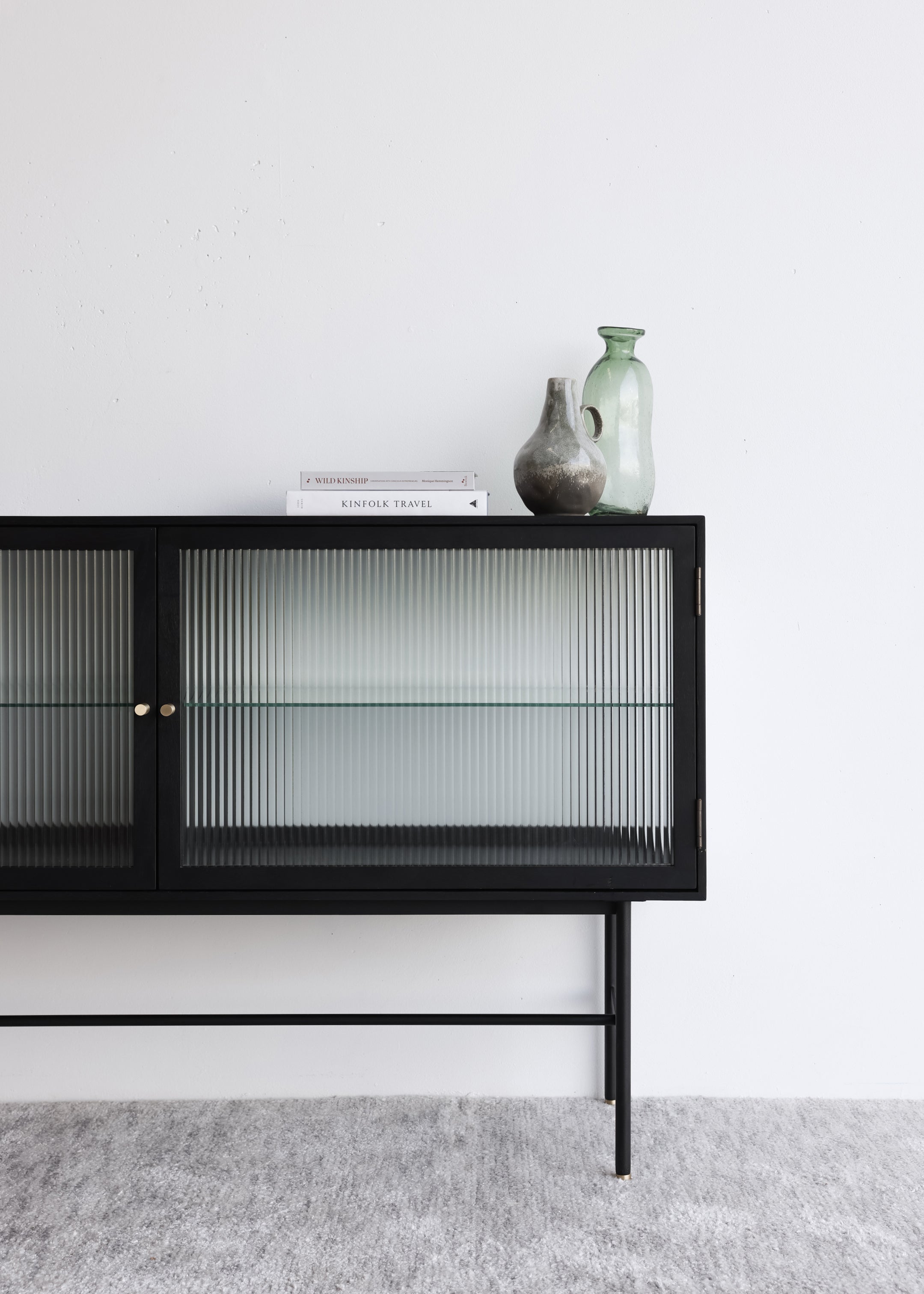 Jacob Fluted Glass Sideboard / Black