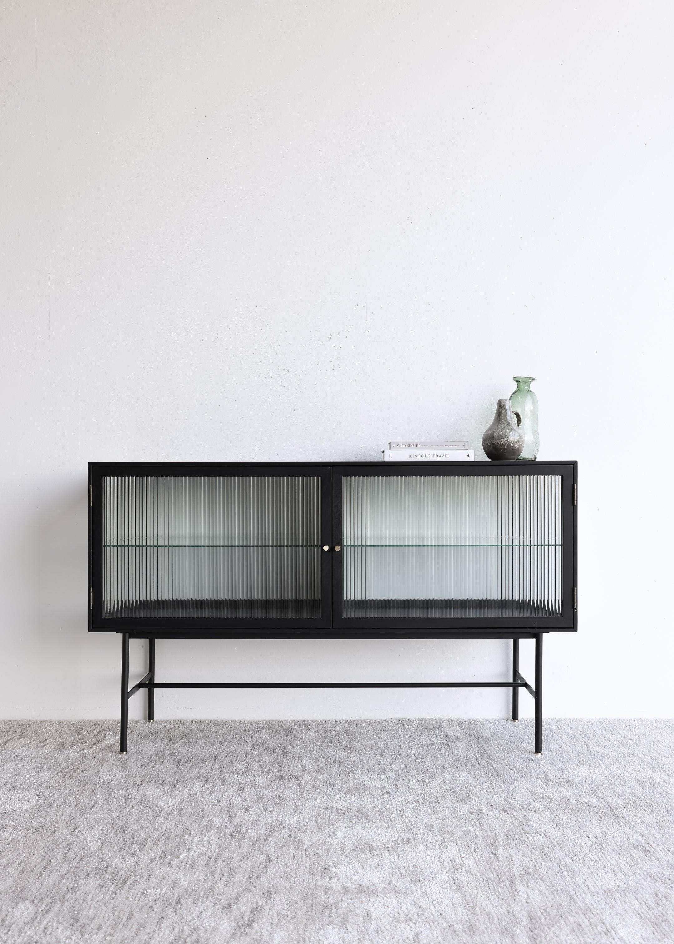 Jacob Fluted Glass Sideboard / Black