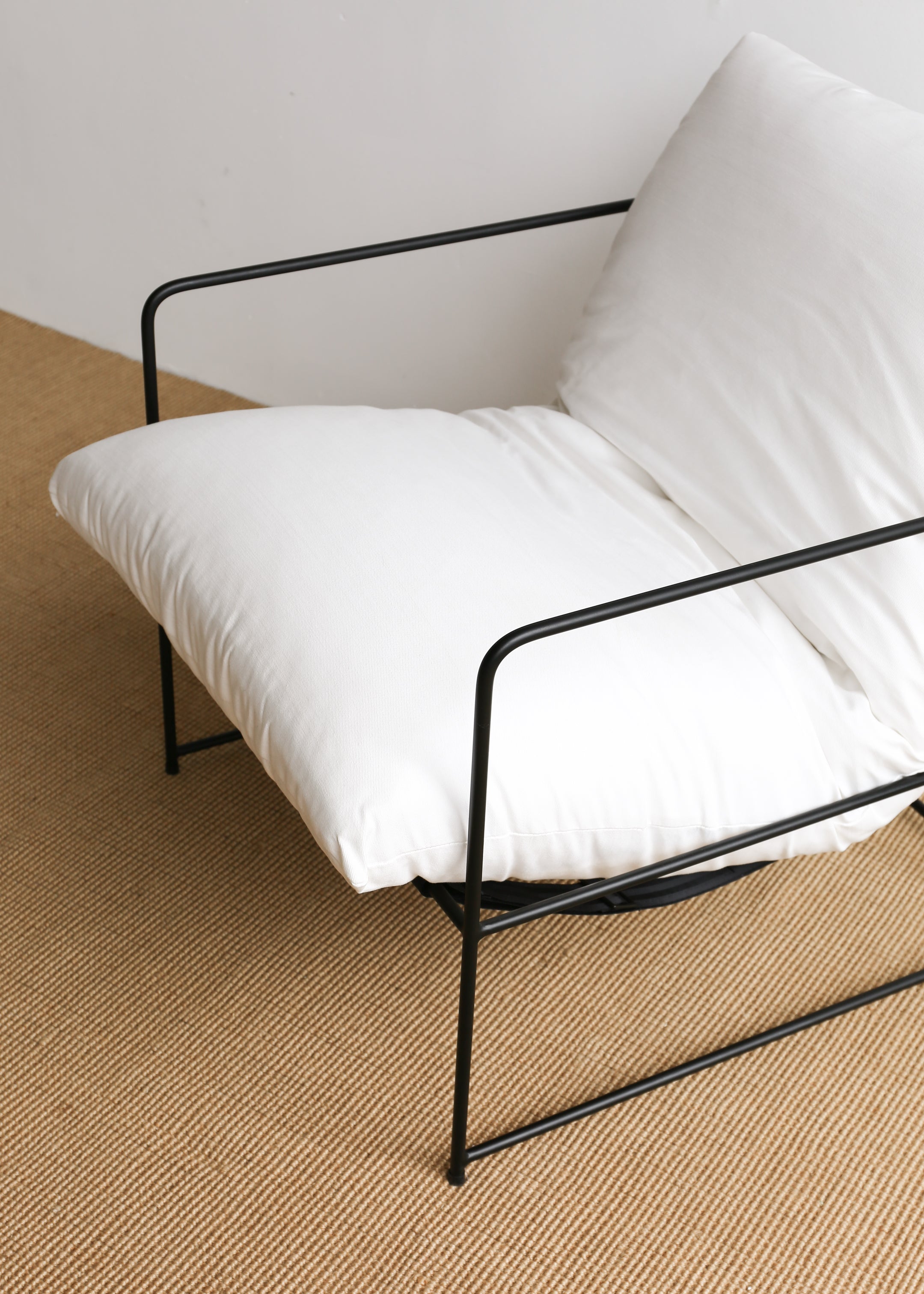 Minnie Occasional Chair / White Linen