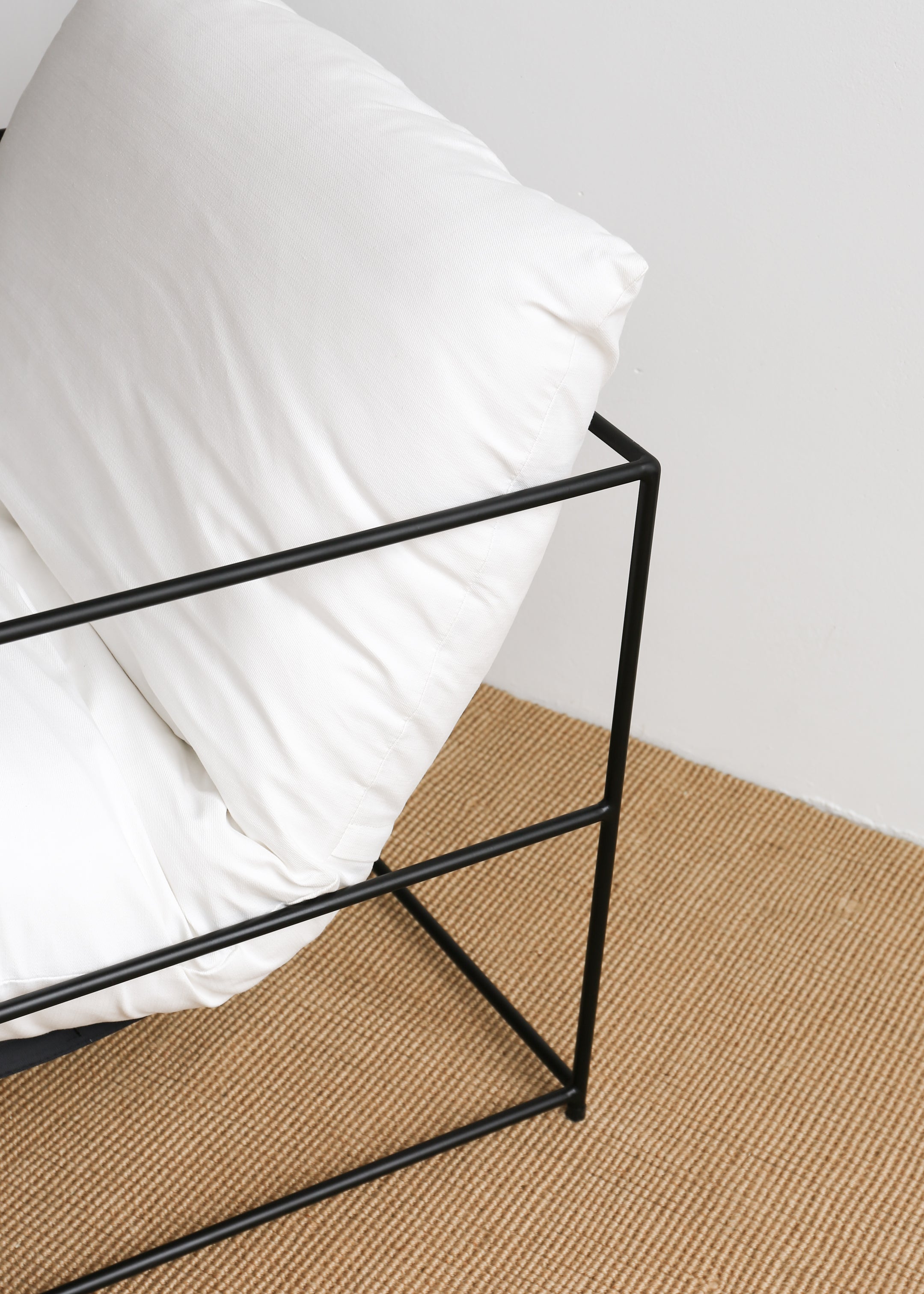 Minnie Occasional Chair / White Linen